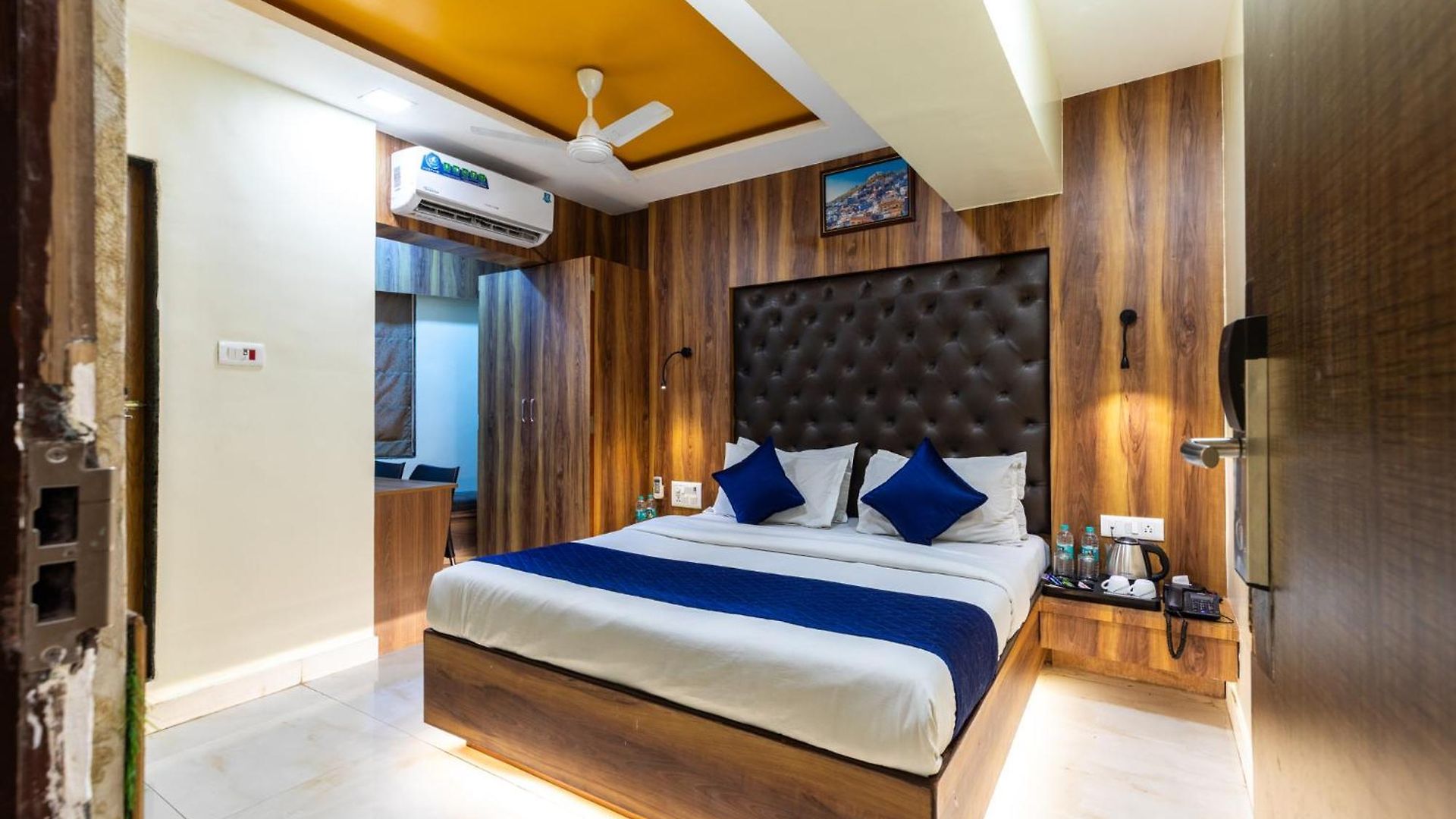 Hotel Jodiya - Near Cst