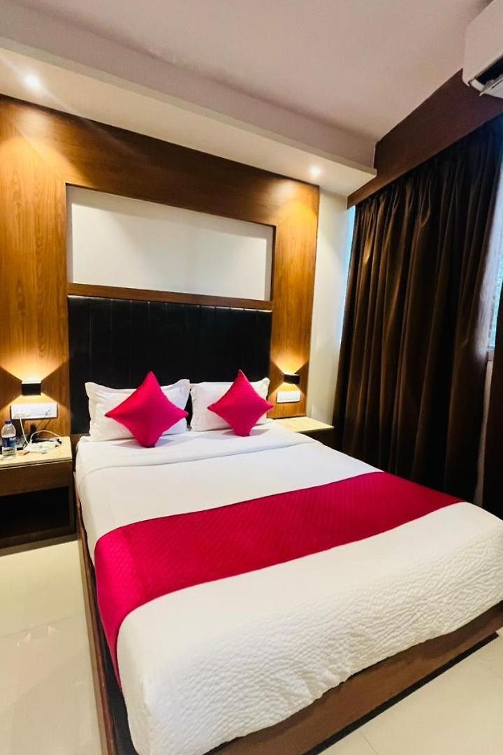 The Azure 3* Mumbai