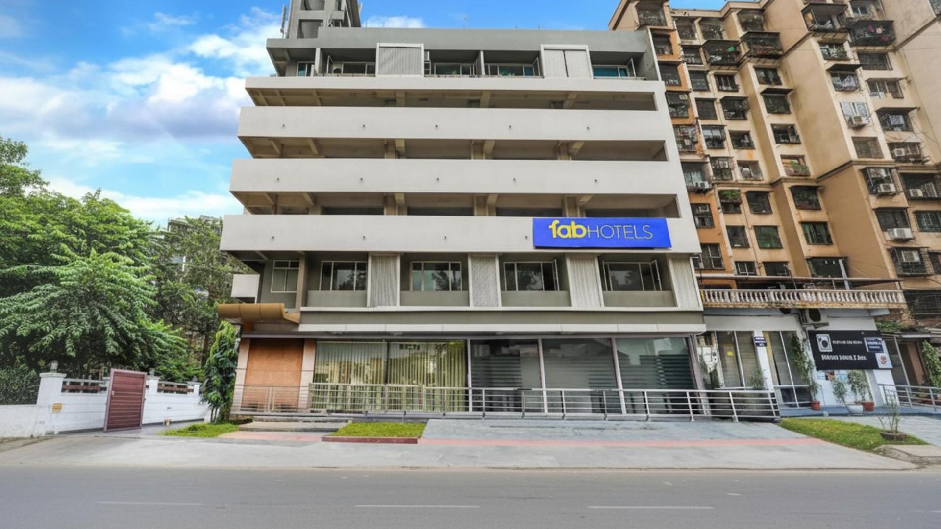 Fabhotel Liwa International - Nr International Airport Mumbai
