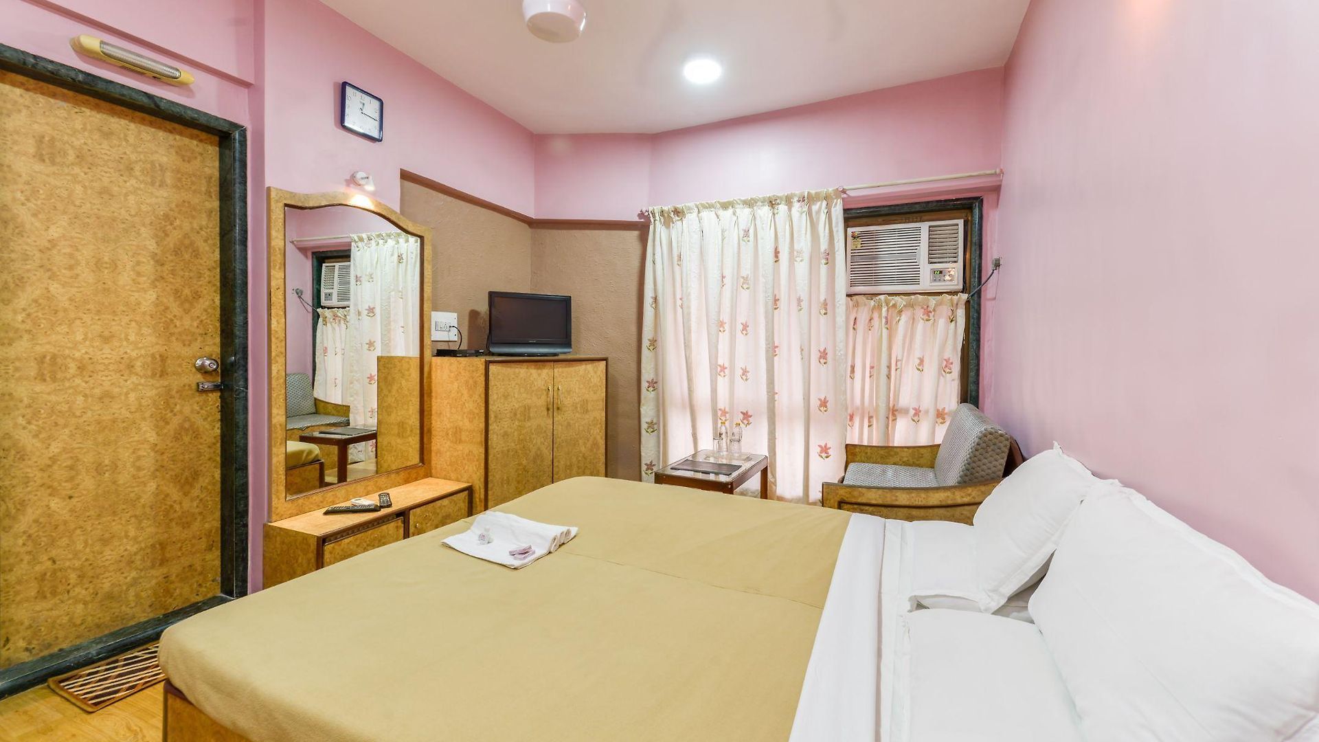 Aircraft International Hotel 2*