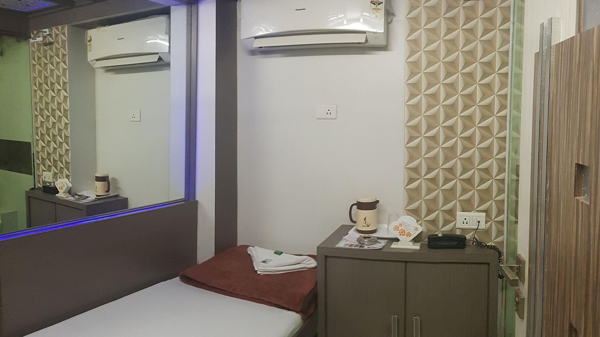 Guest house Nice Guest House Mumbai