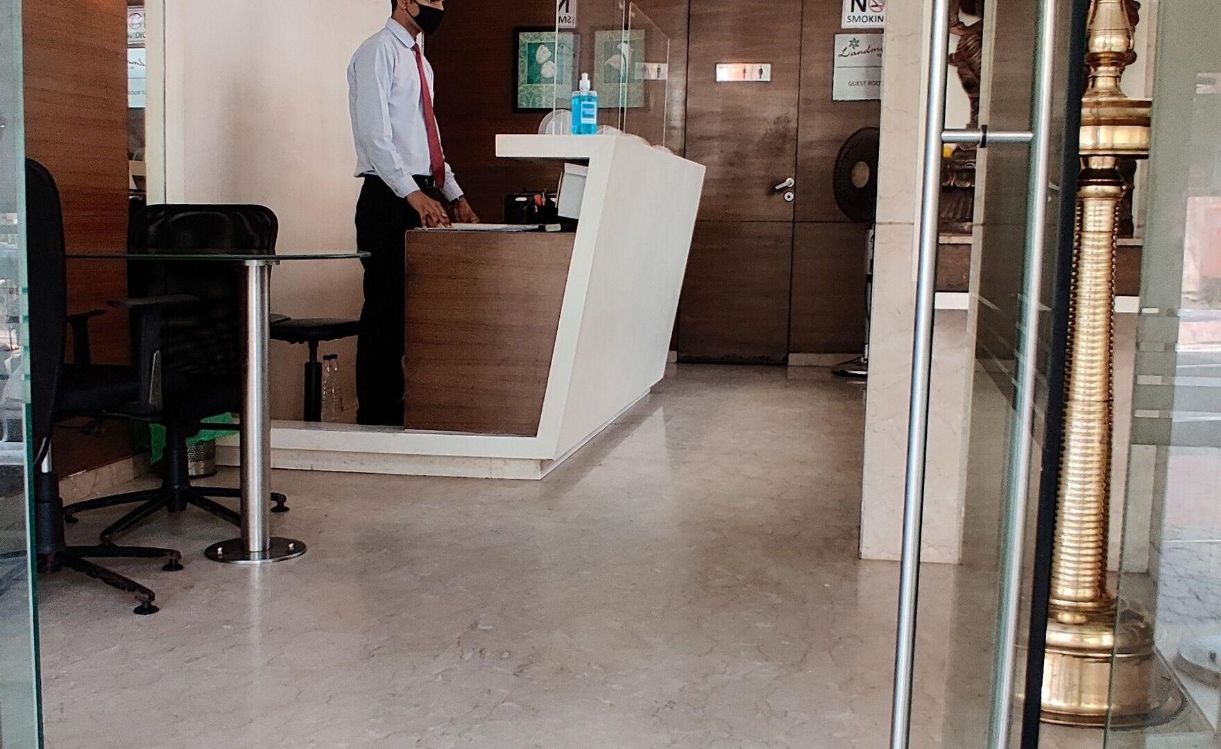 Landmark Residency Hotel 3*