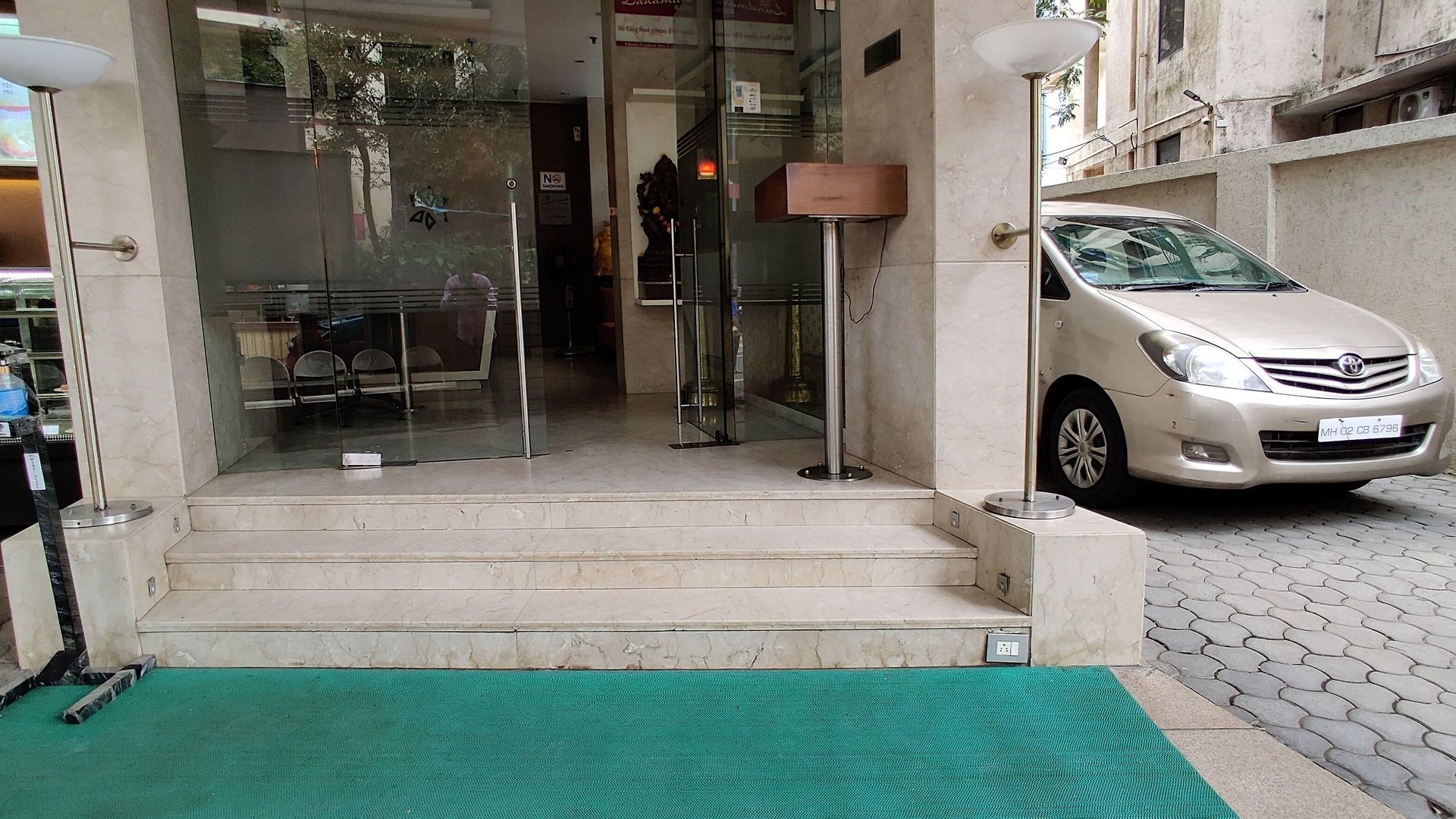 Landmark Residency Hotel 3*