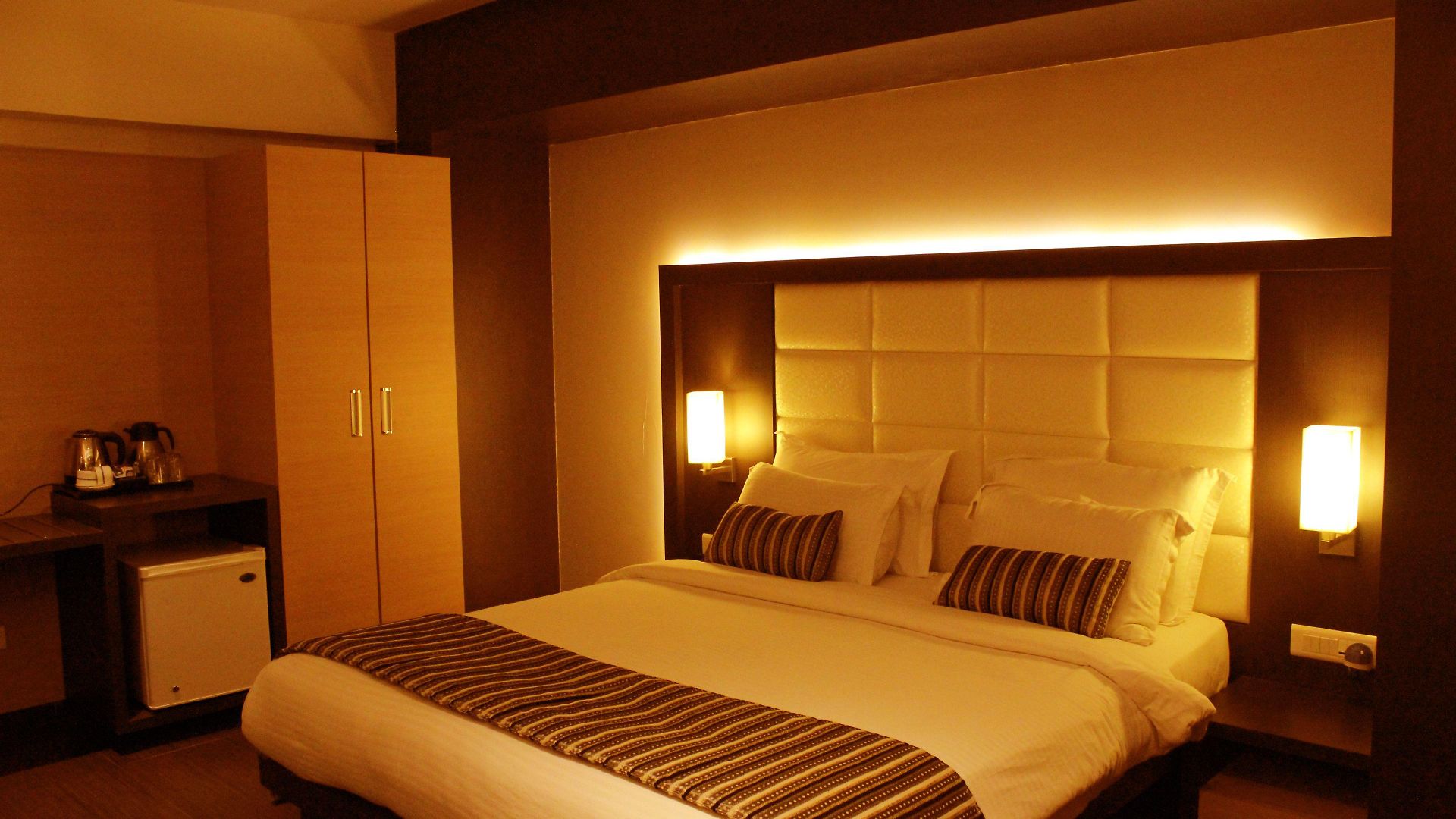 Galaxy Beacon Hotel, Santacruz ,mumbai Hotel Mumbai