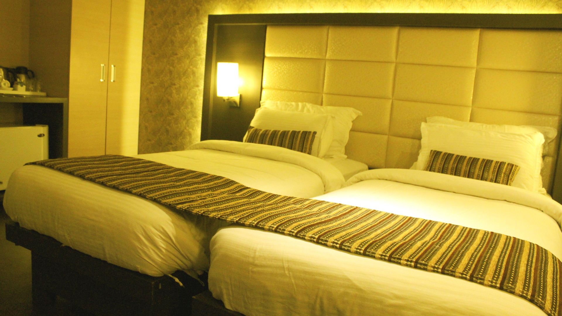 Galaxy Beacon Hotel, Santacruz ,mumbai Hotel 4*