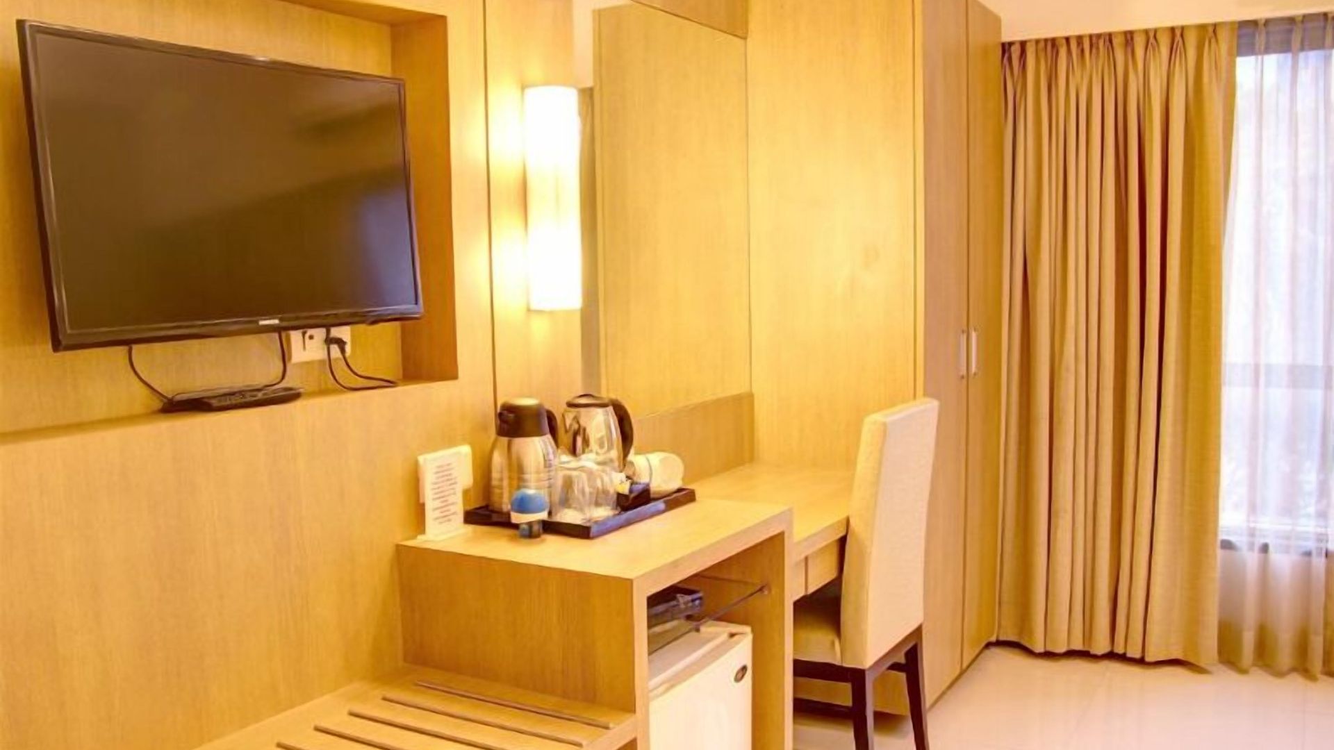 Galaxy Beacon Hotel, Santacruz ,mumbai Mumbai