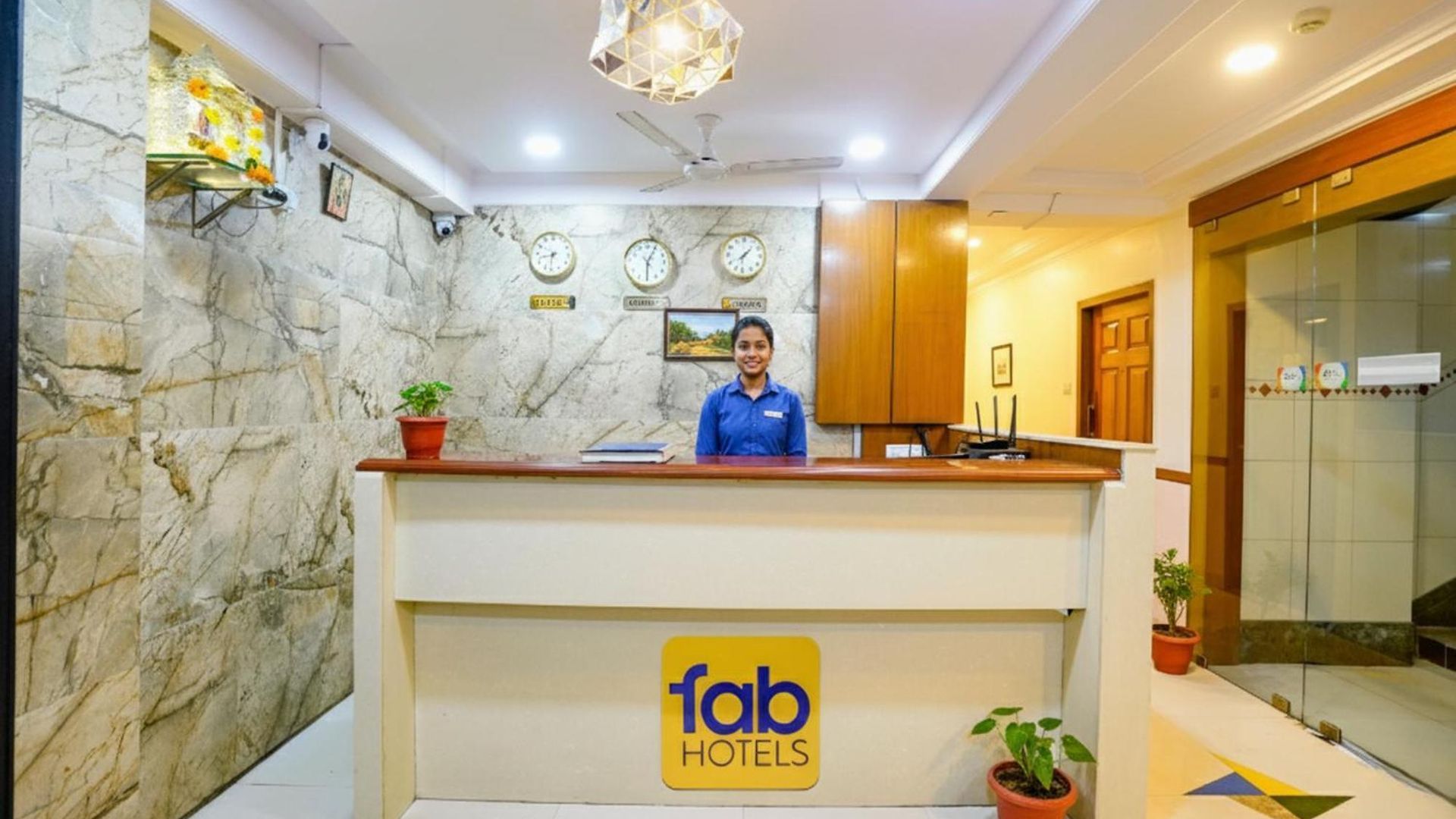 Fabhotel Cruz Royale - Nr- Bandra West Hotel
