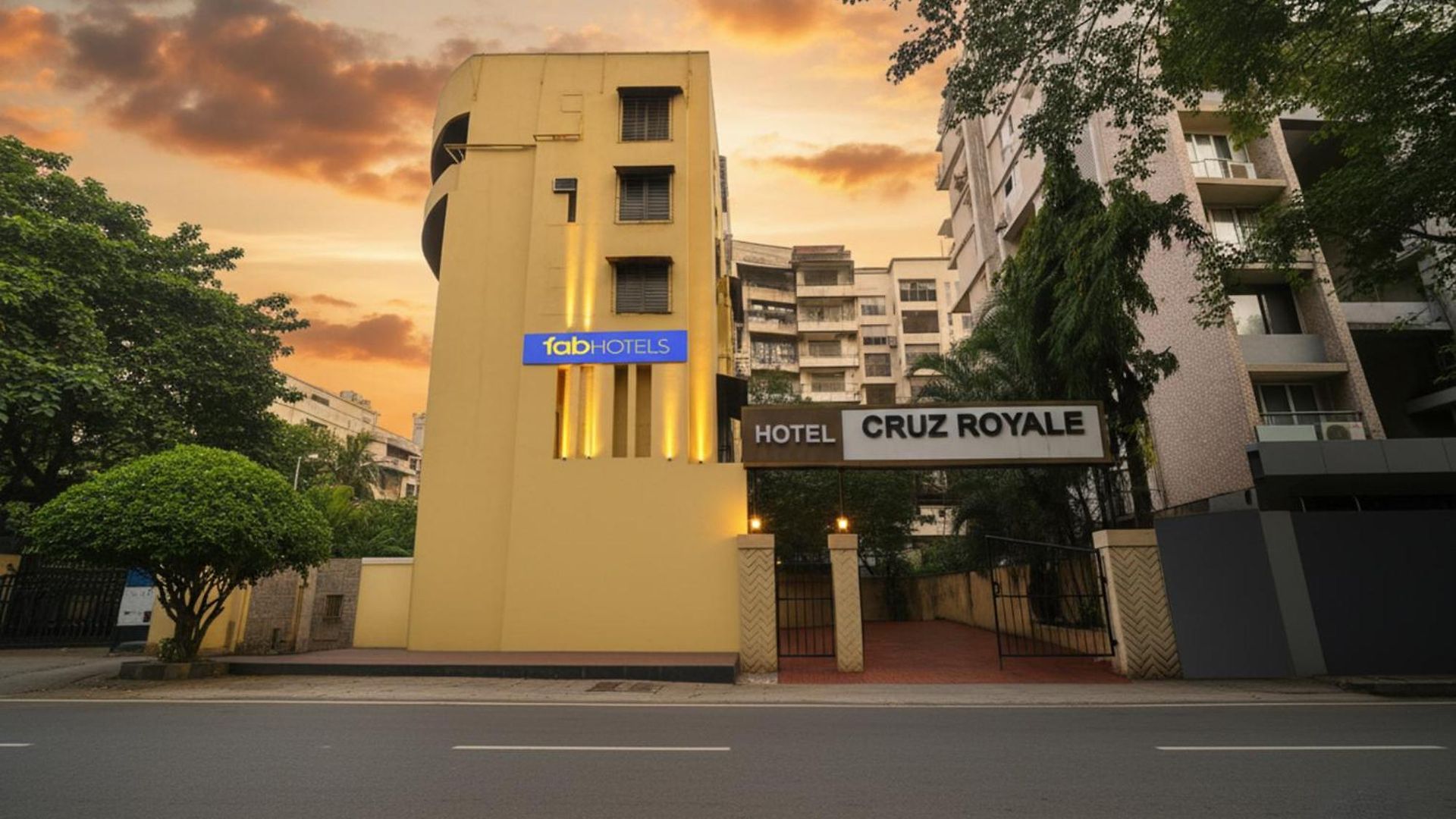 Hotel Fabhotel Cruz Royale - Nr- Bandra West Mumbai