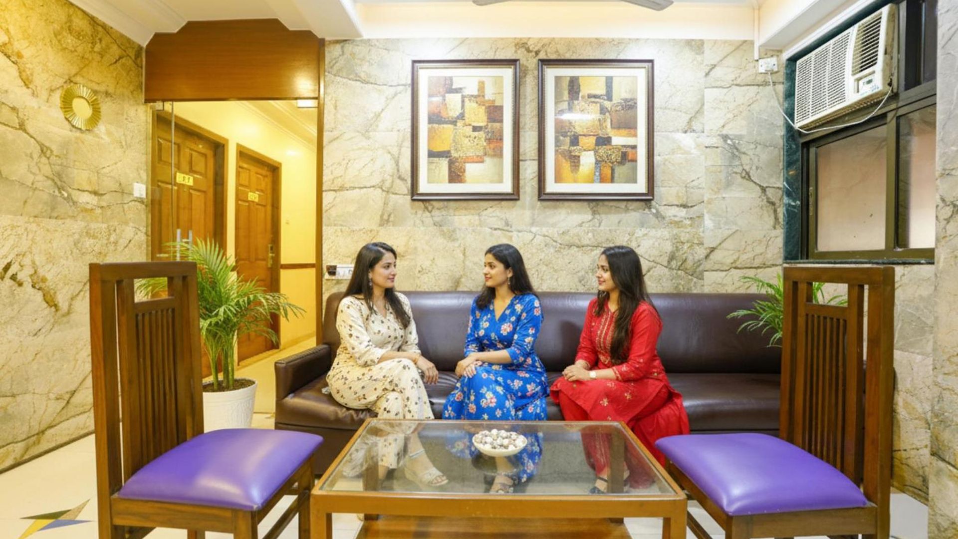 Fabhotel Cruz Royale - Nr- Bandra West
