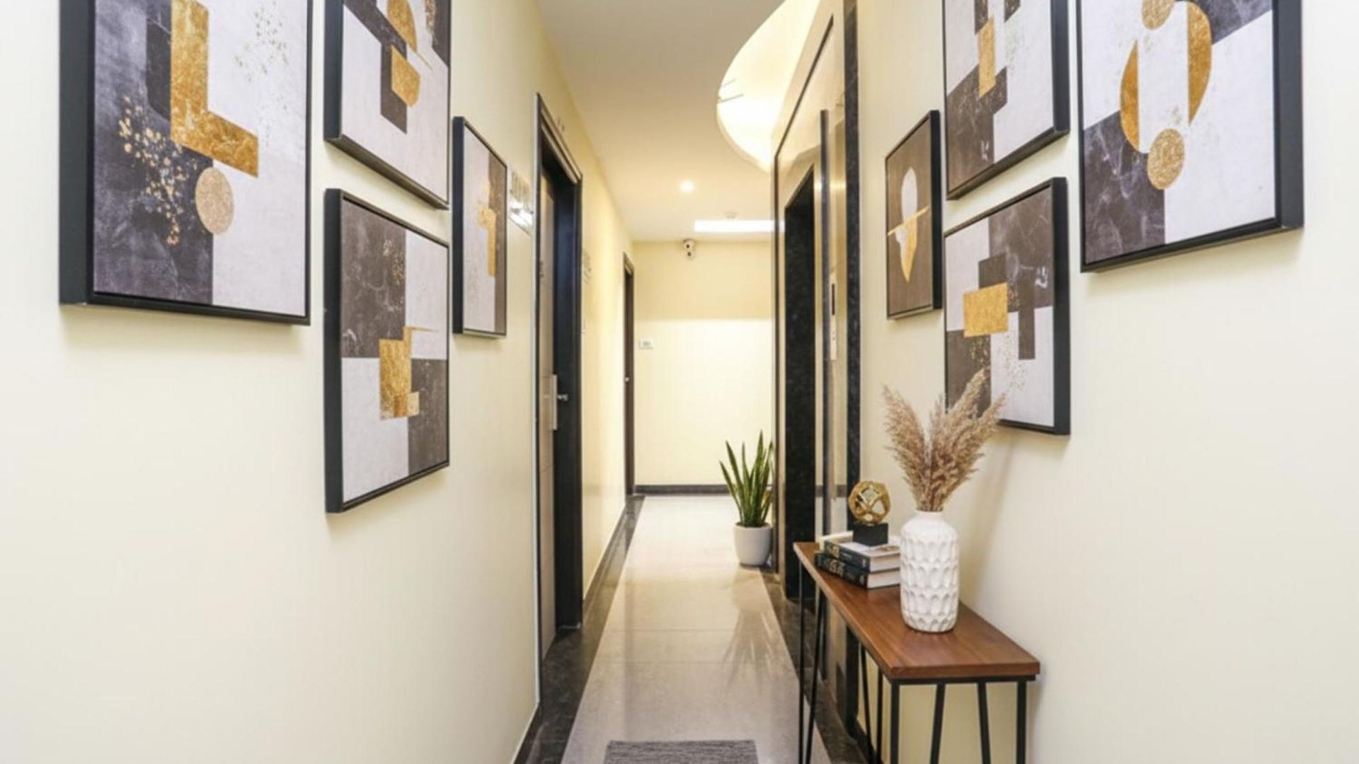 Fabhotel Shubhangan - Nr Bandra Hotel Mumbai