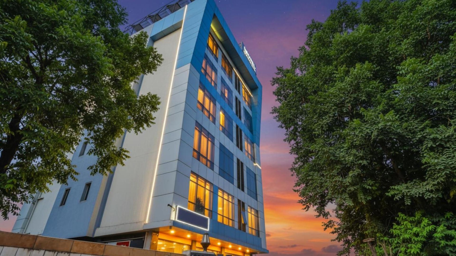Fabhotel Shubhangan - Nr Bandra Mumbai