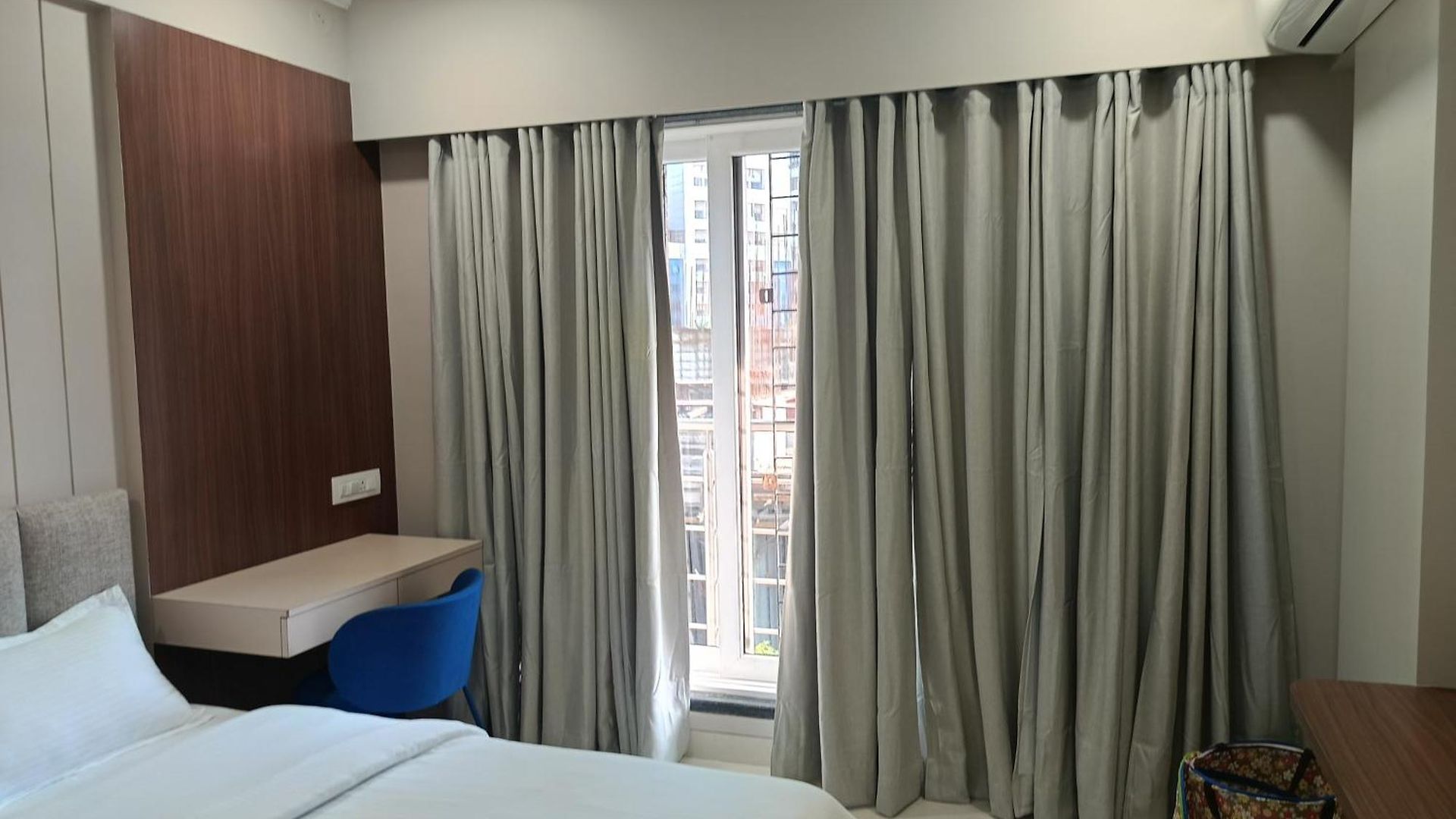 Treat Homes Service In Bkc Siddhant 401 *