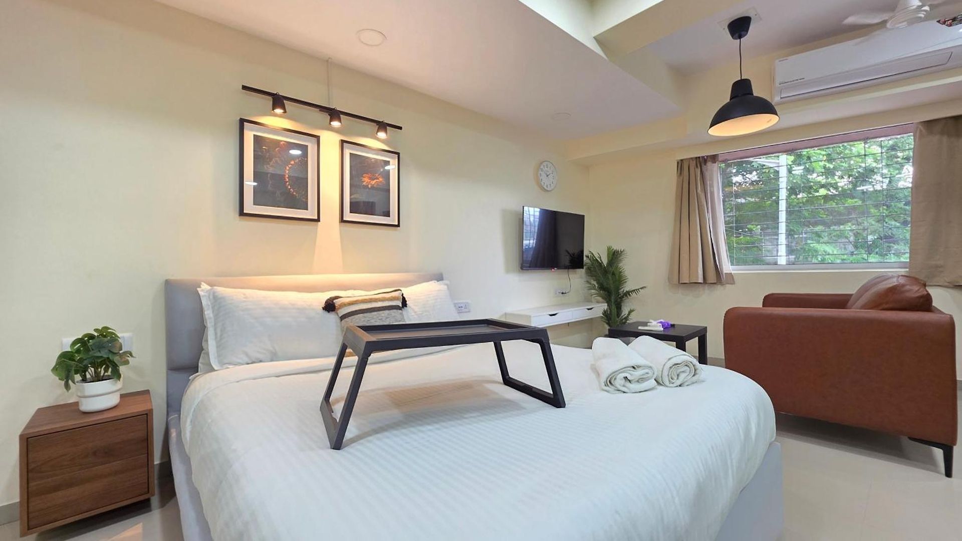 Apartment Lite - Khar West Mumbai