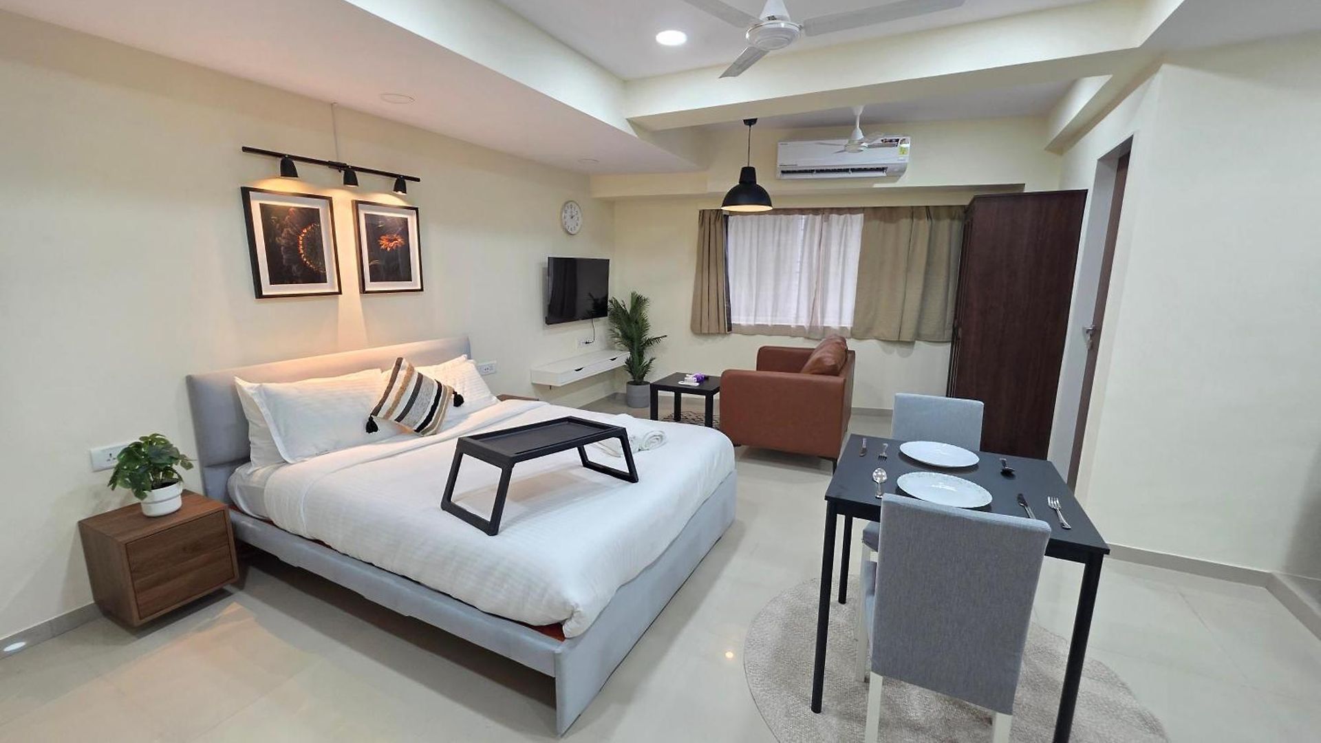 Apartment Lite - Khar West
