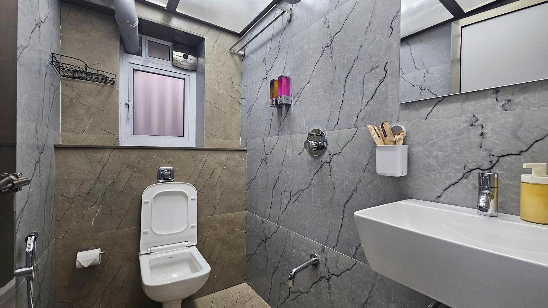 Lite - Khar West Apartment