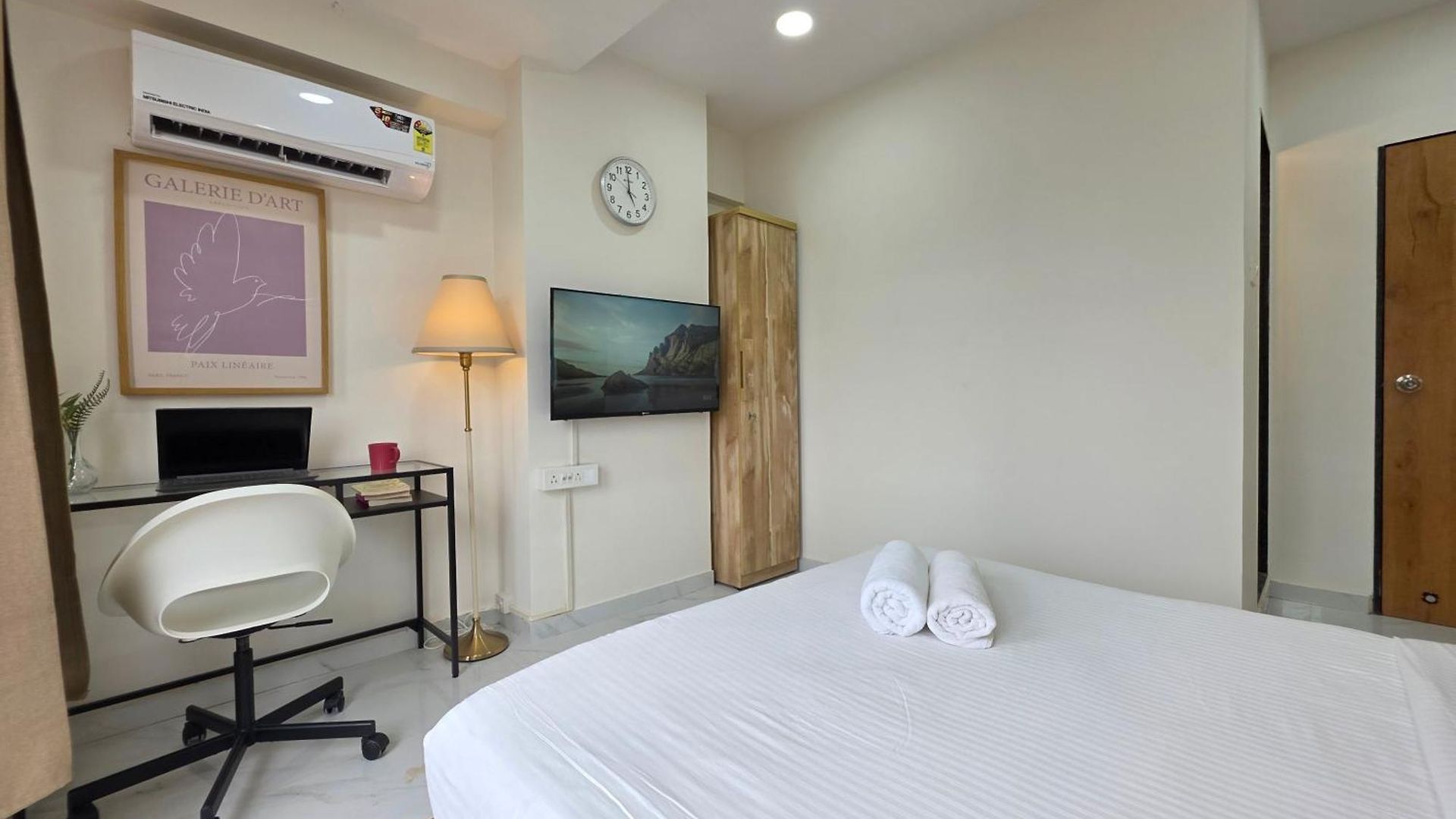Apartment Lite - Khar West Mumbai