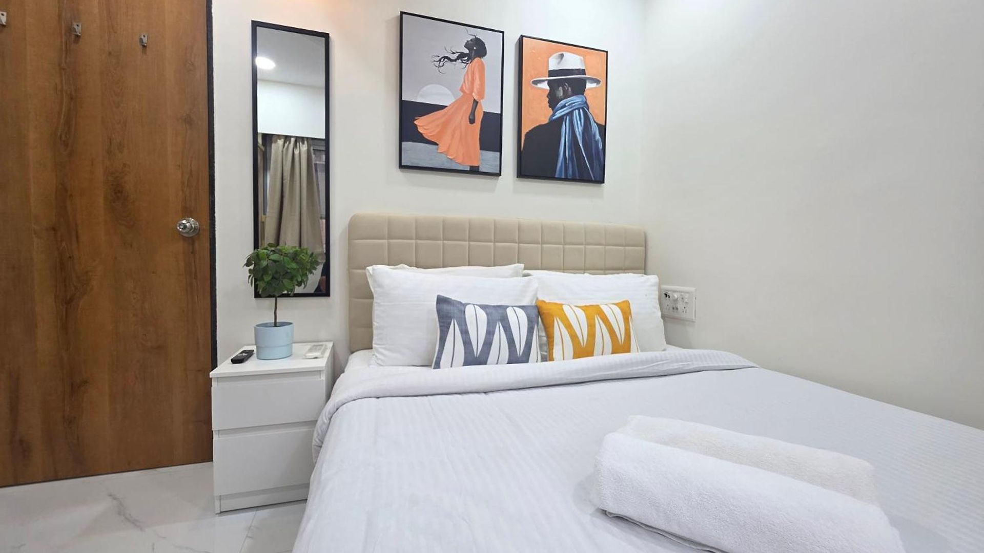 Lite - Khar West Mumbai