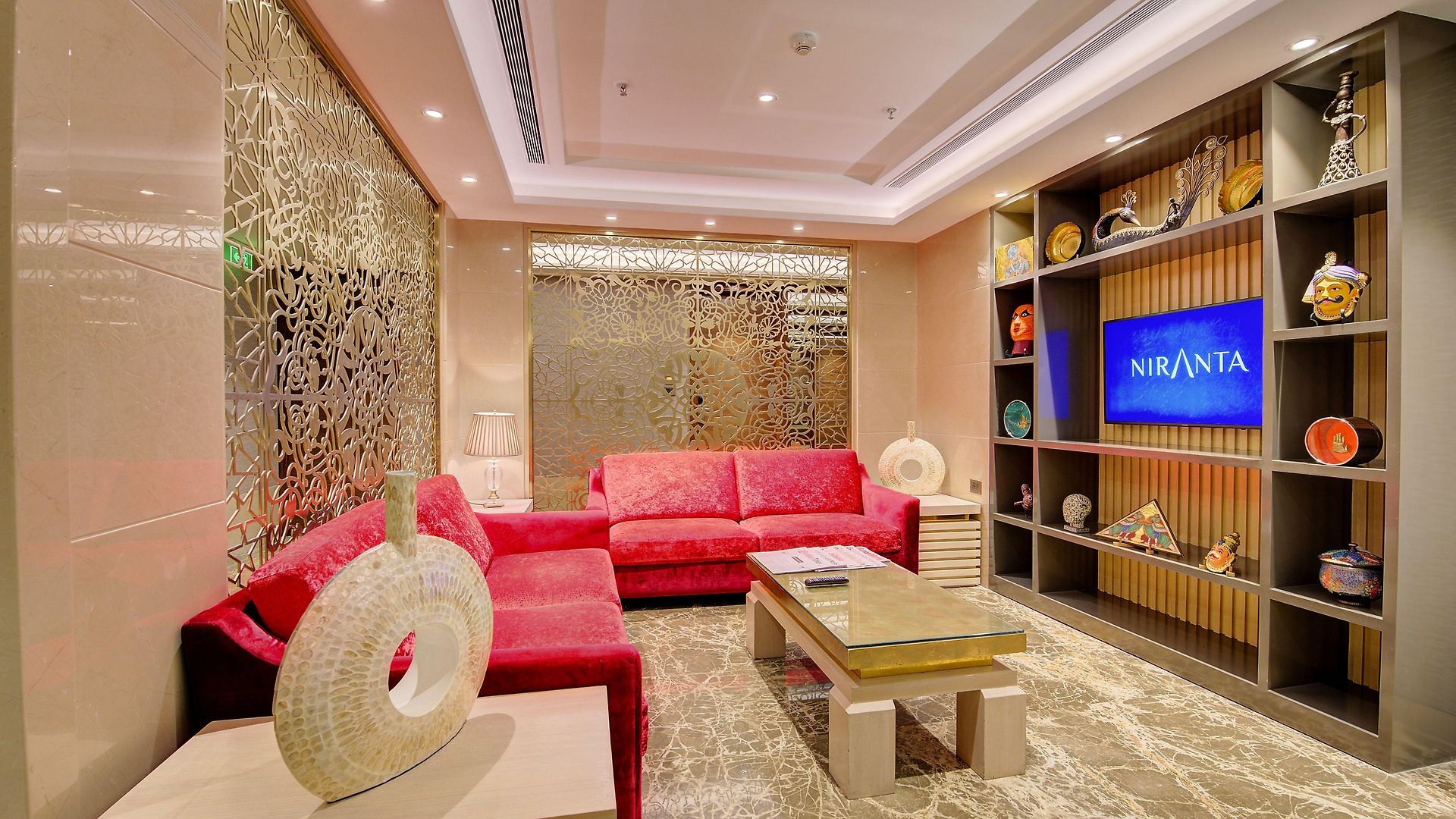 Niranta Airport Transit & Lounge Terminal 2 Arrivals/landside Hotel