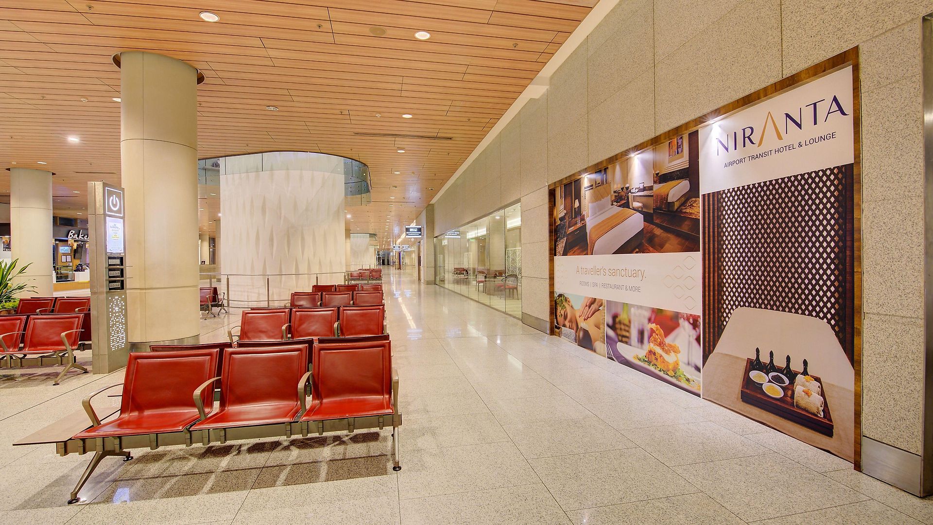 Niranta Airport Transit & Lounge Terminal 2 Arrivals/landside 4*