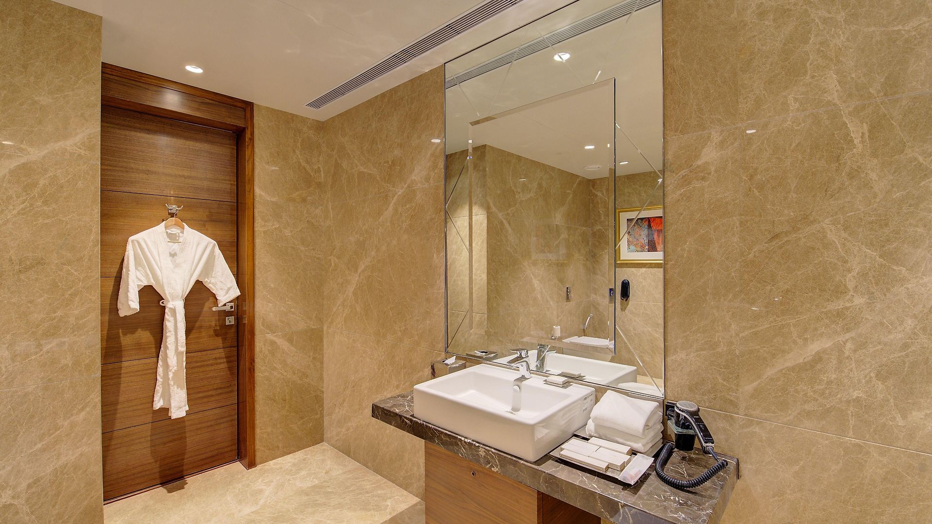 Niranta Airport Transit & Lounge Terminal 2 Arrivals/landside 4*