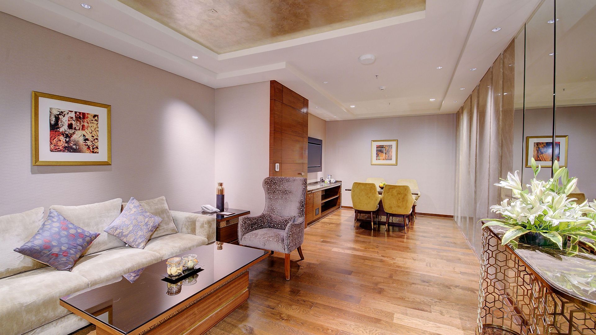 Niranta Airport Transit & Lounge Terminal 2 Arrivals/landside Hotel Mumbai