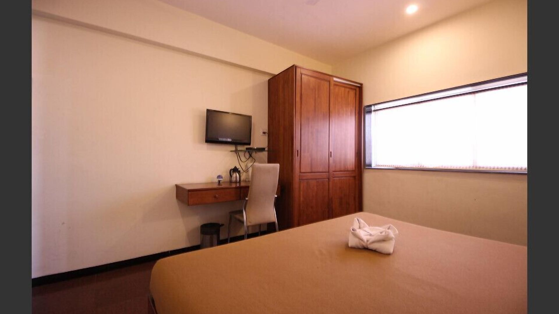 Q Deck Hotel 2*