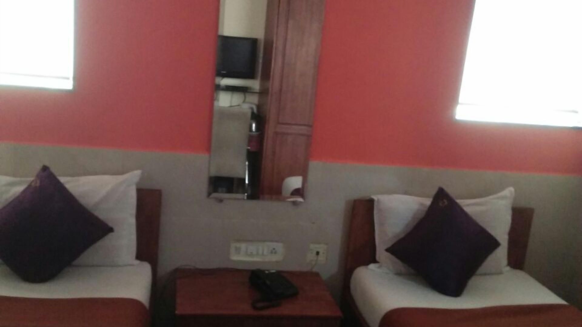 Q Deck Hotel 2*