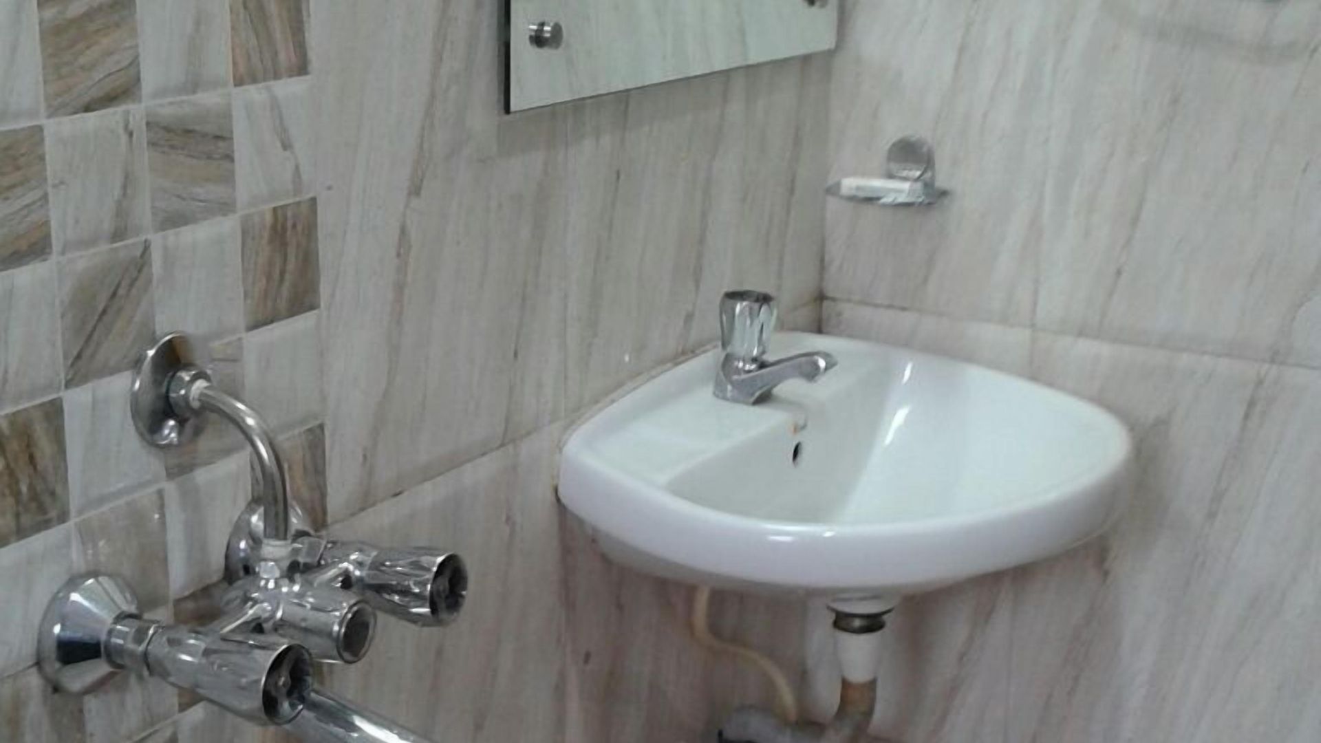 Hotel Q Deck 2*