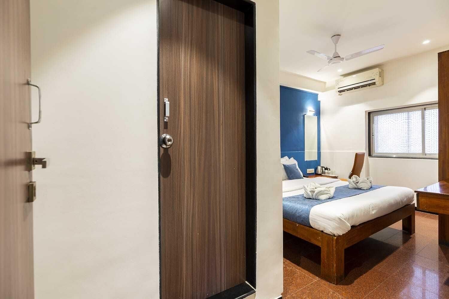 Q Deck Hotel