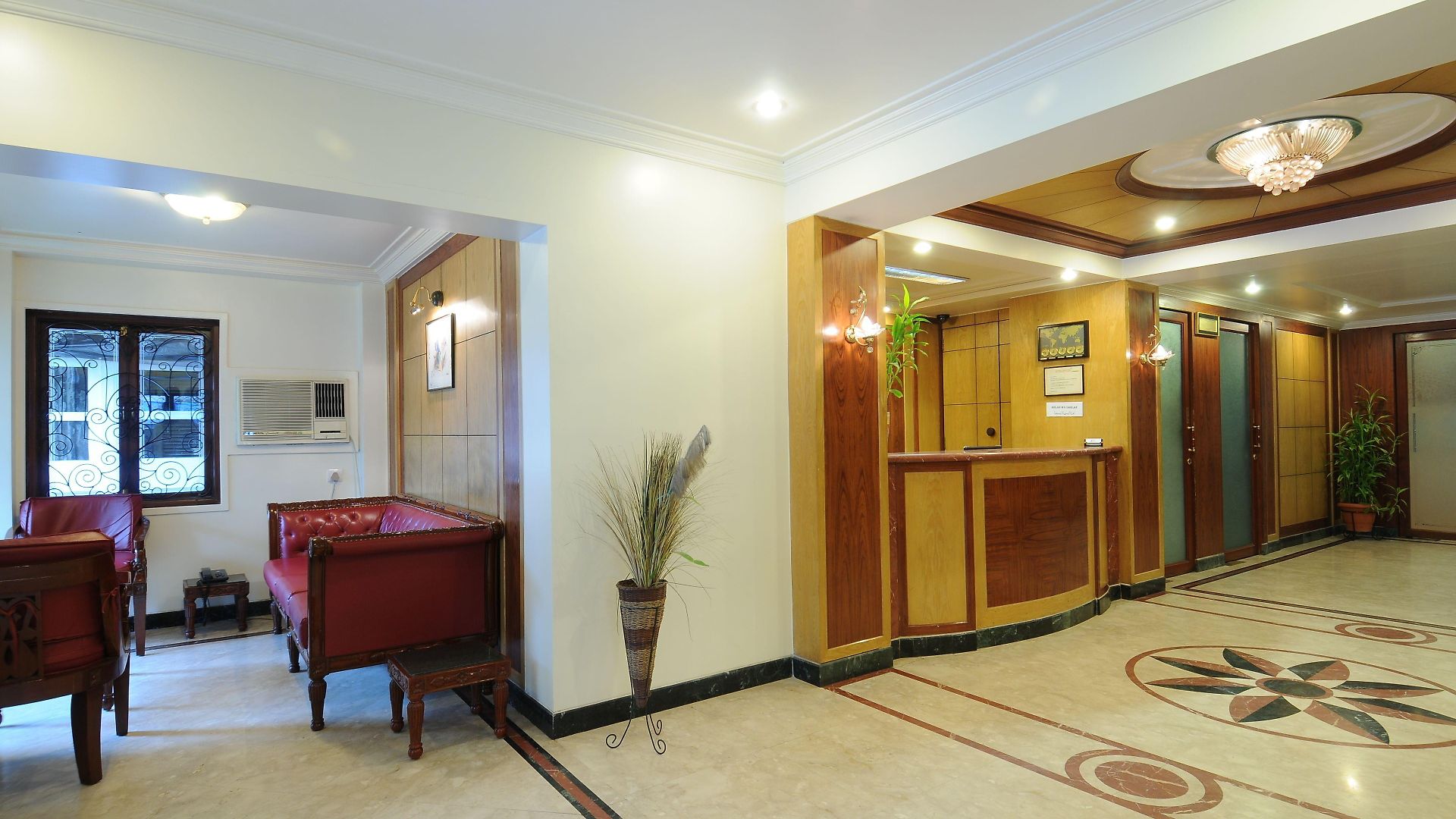 Crystal Hotel 3*