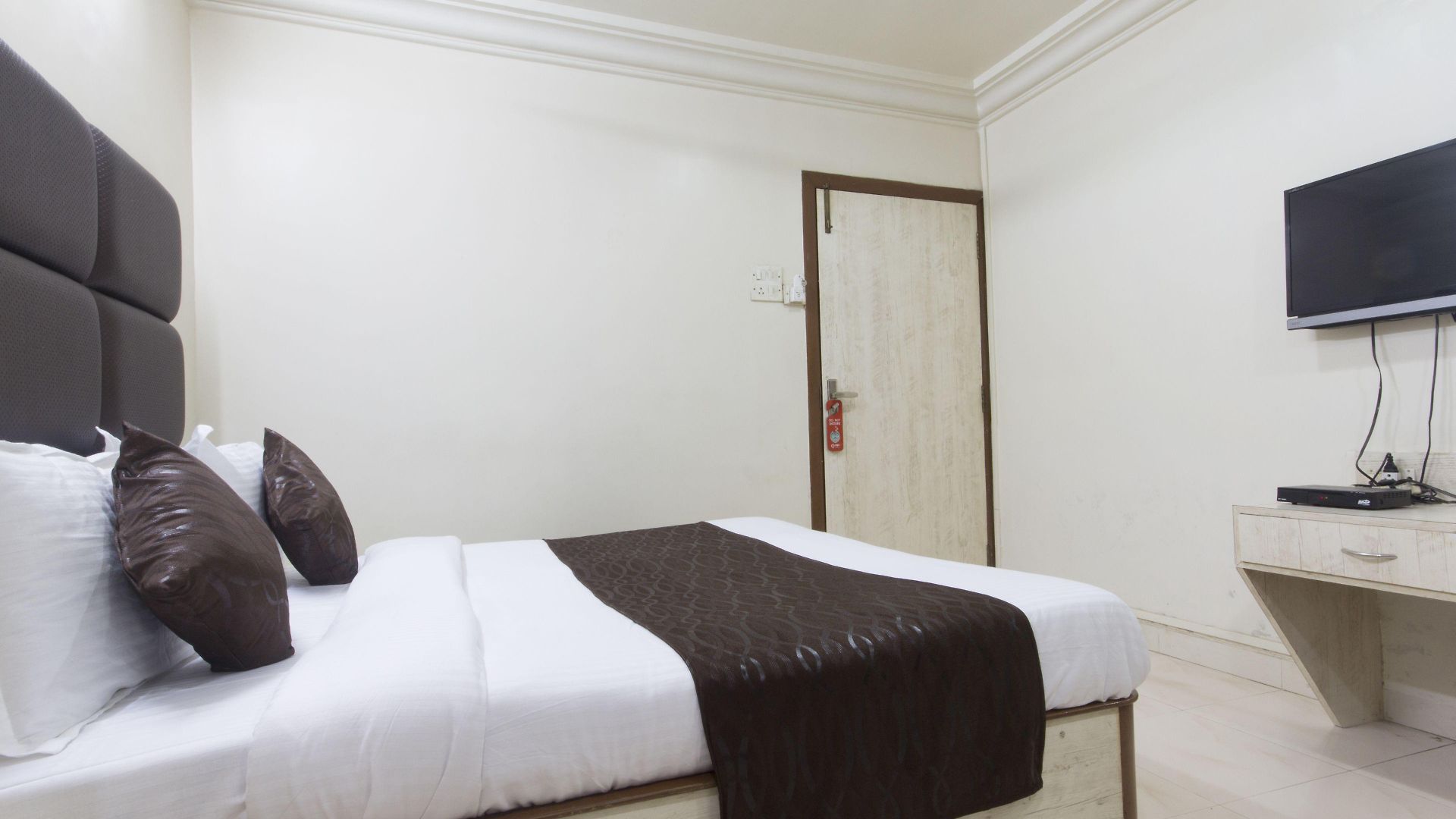 Hotel Oyo 935 Palkhee Mumbai