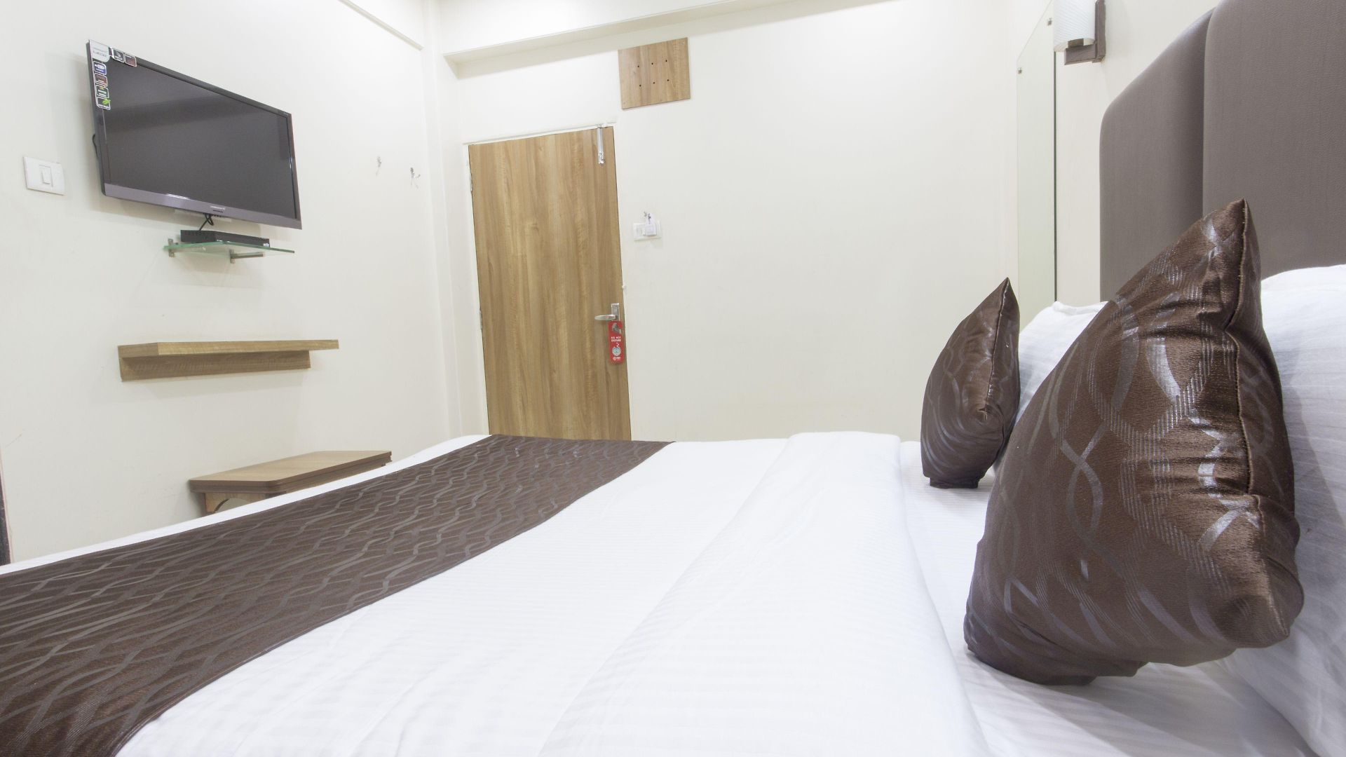 Oyo 935 Palkhee Hotel Mumbai