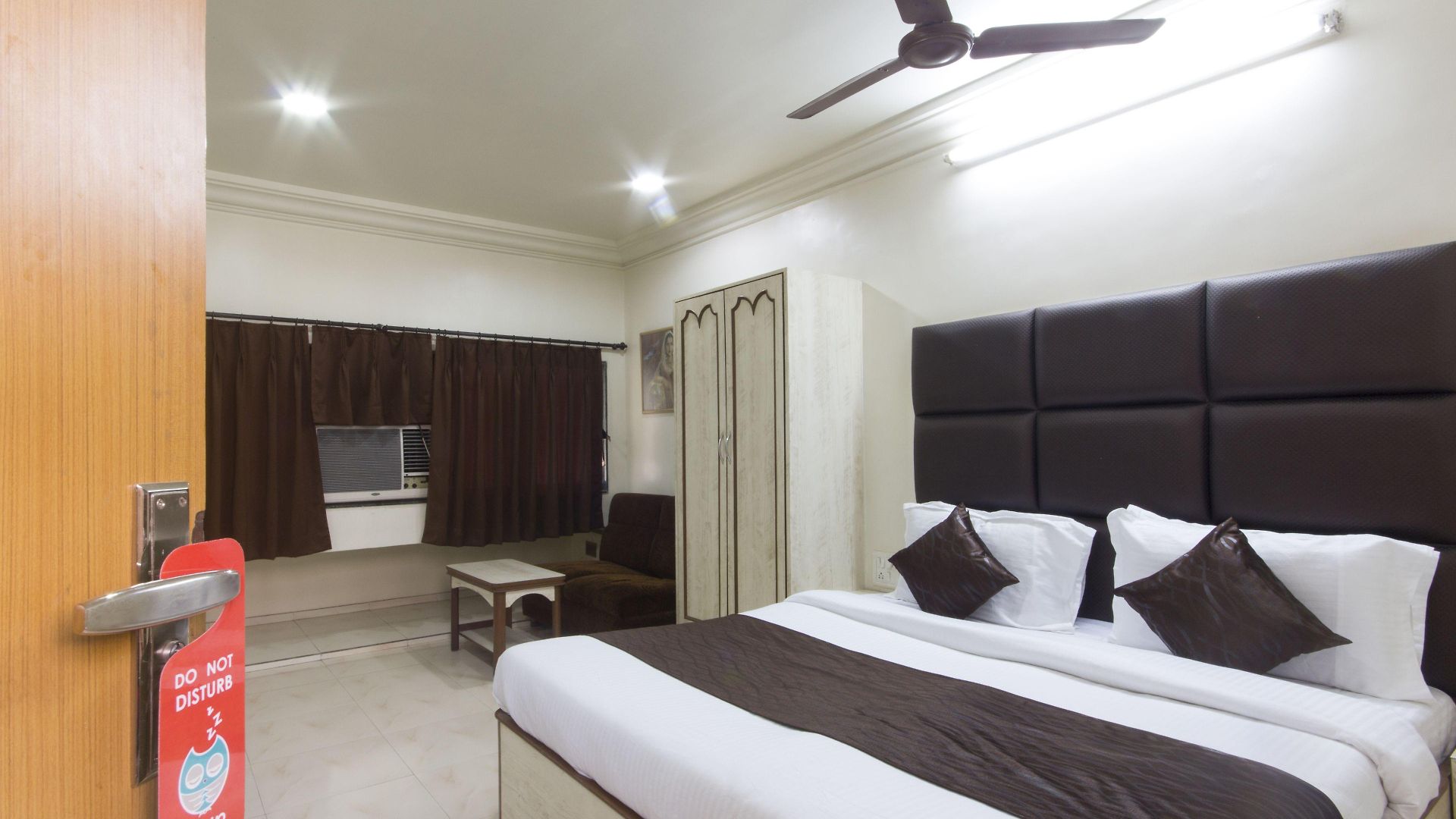 Oyo 935 Palkhee Hotel