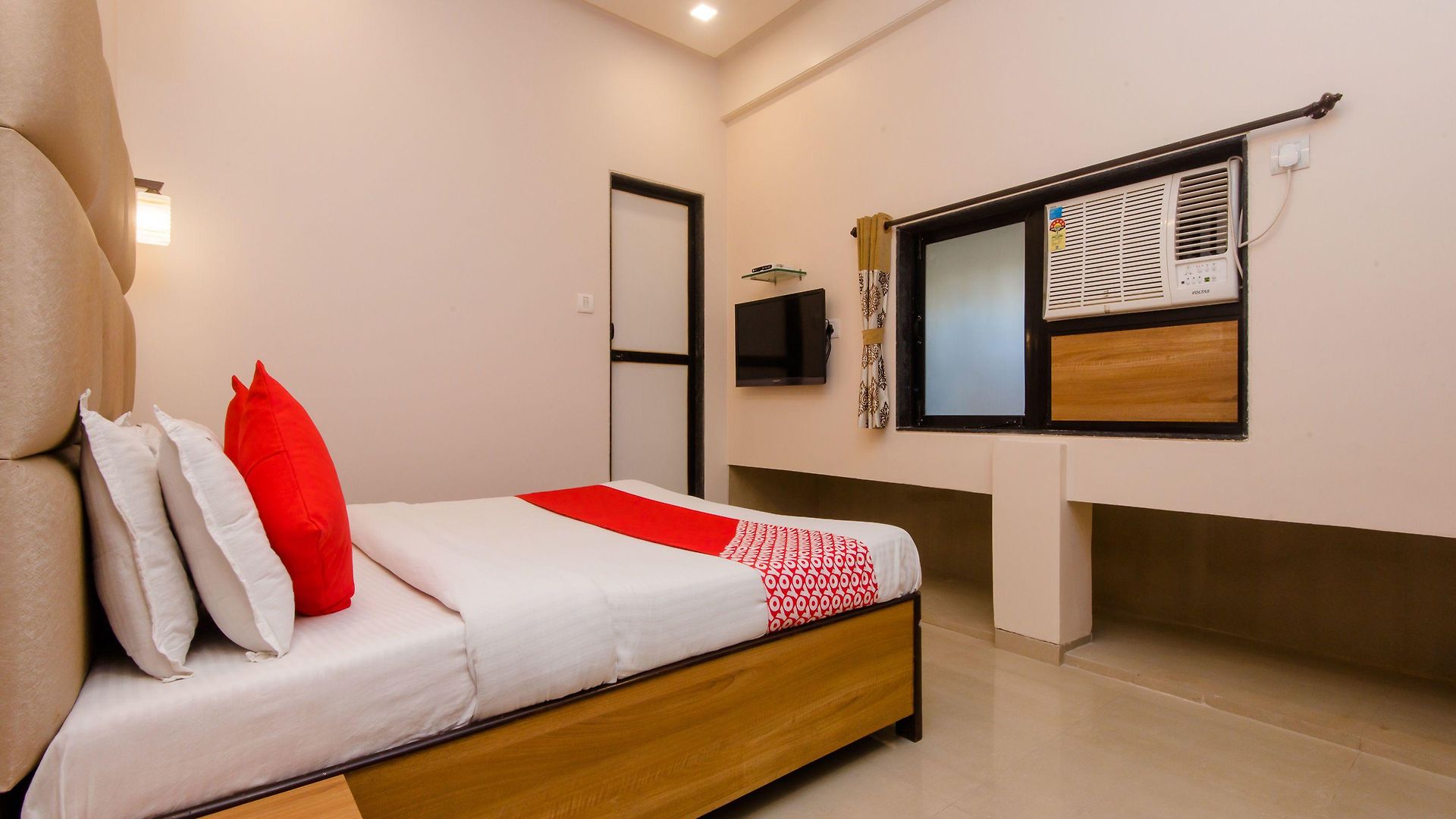 Oyo 935 Palkhee Mumbai
