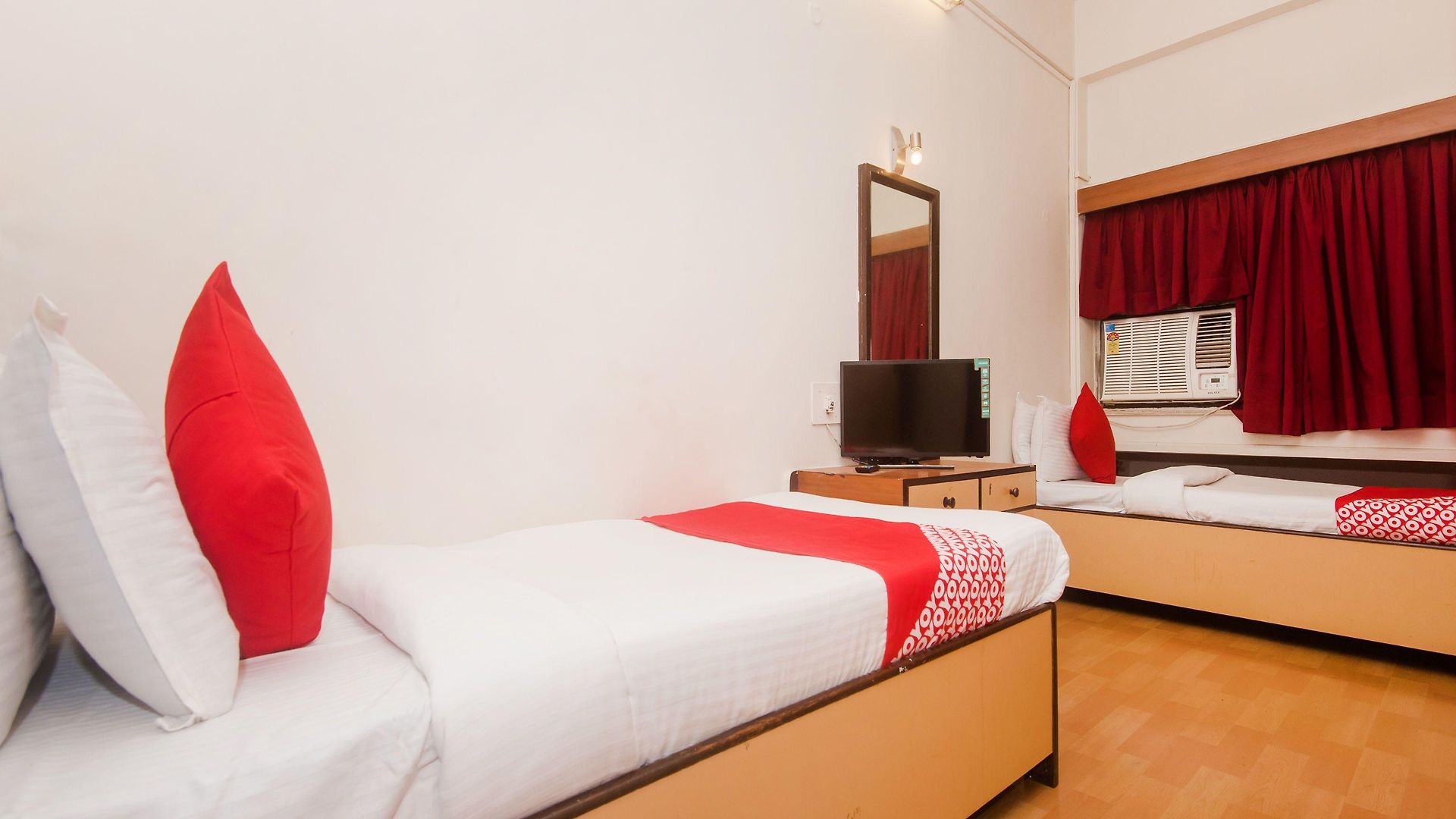 Oyo 935 Palkhee Mumbai
