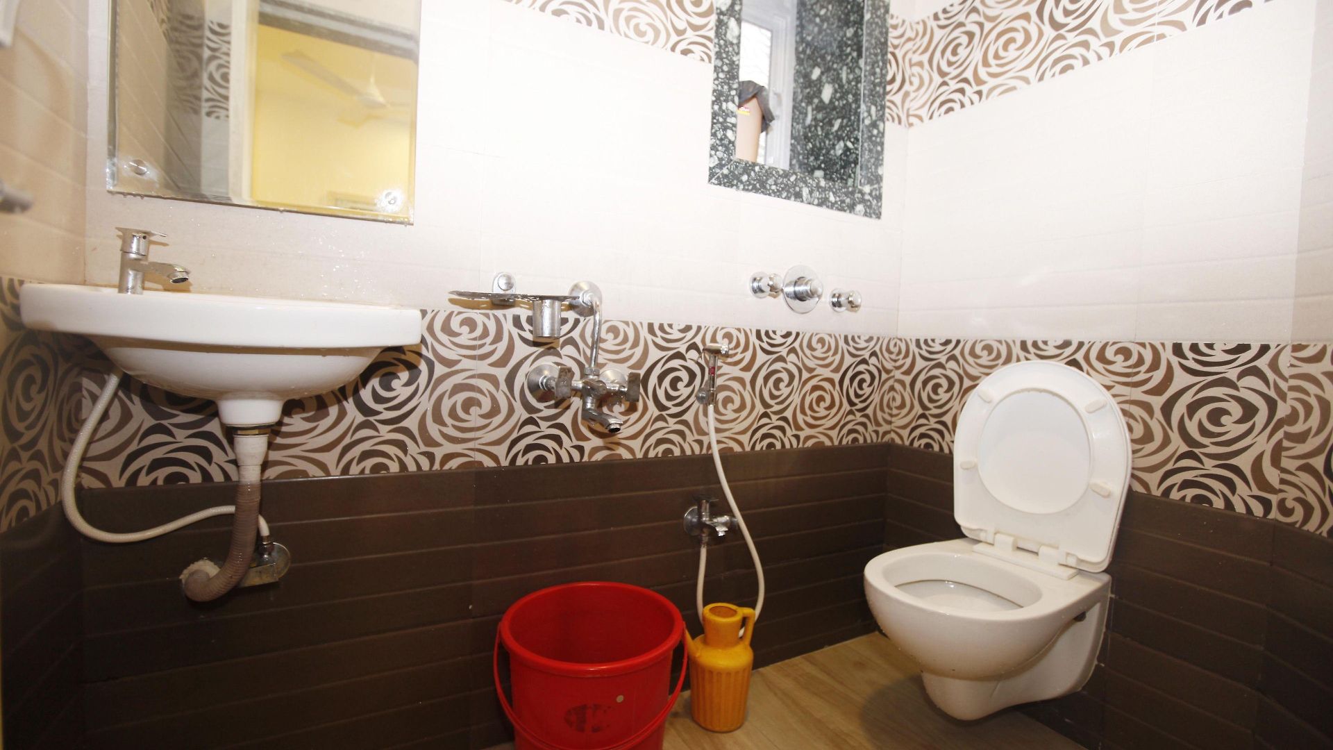 Al Moazin 2* Mumbai