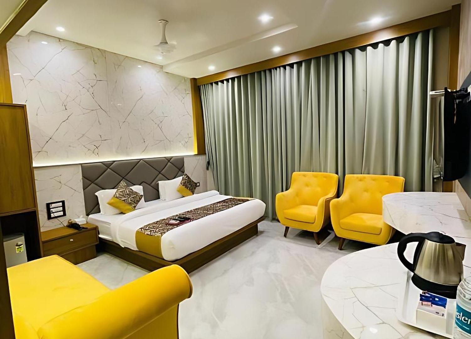 Glitz T2 Grand-next To Intl Airport 3*