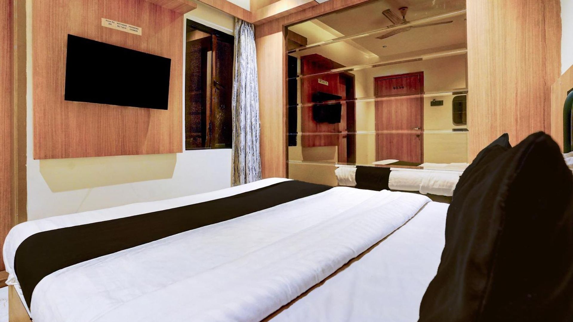 Hotel Super Townhouse Oak New Nashik Highway Kalyan Bhiwandi 4*