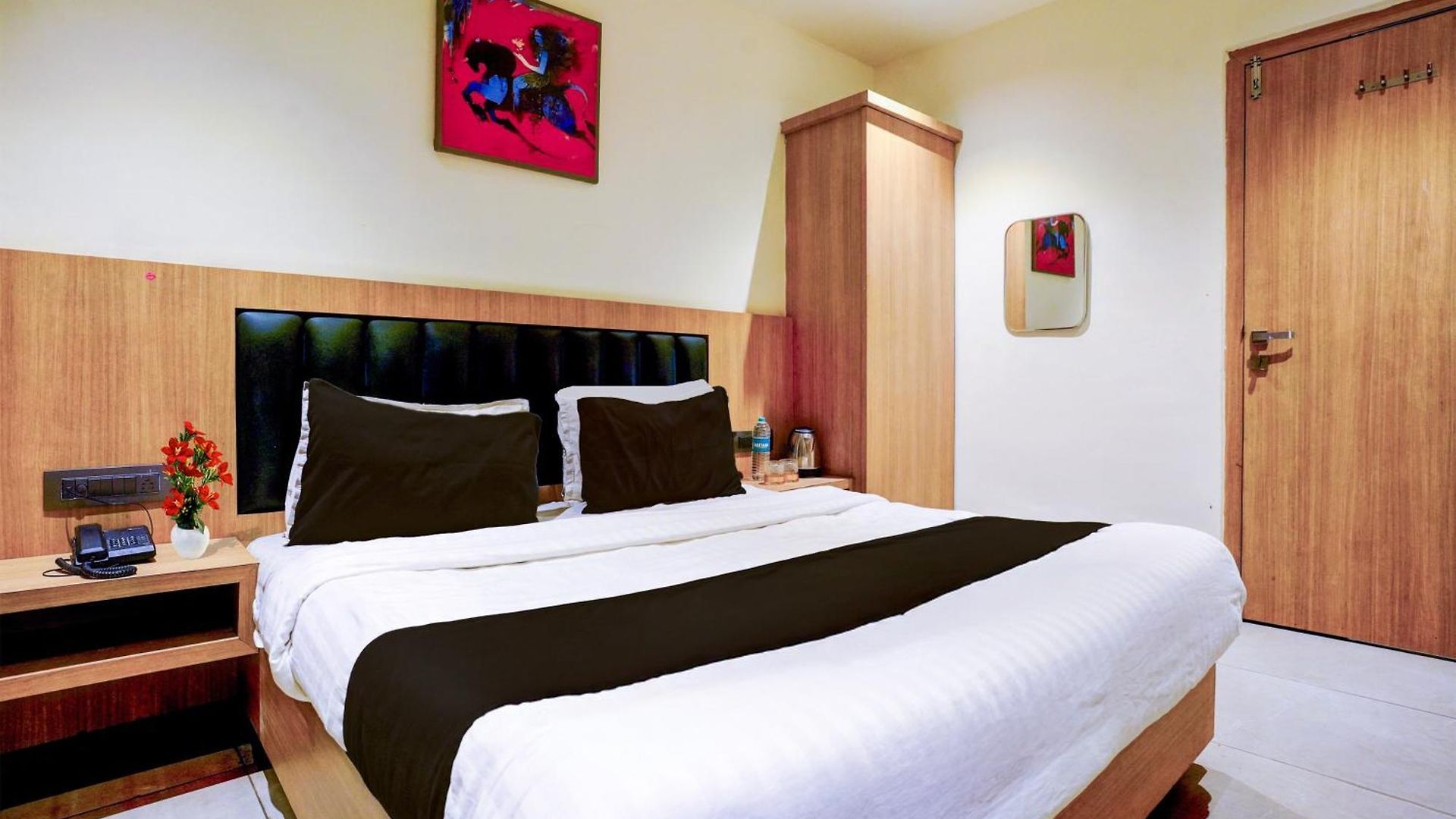 Hotel Super Townhouse Oak New Nashik Highway Kalyan Bhiwandi Mumbai