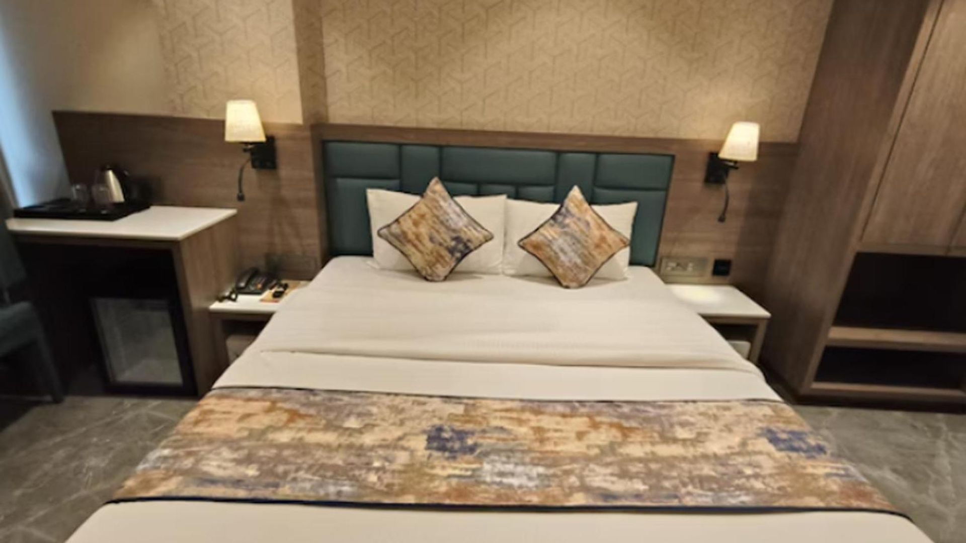 Hotel Dream Residency Pvt Ltd 3*