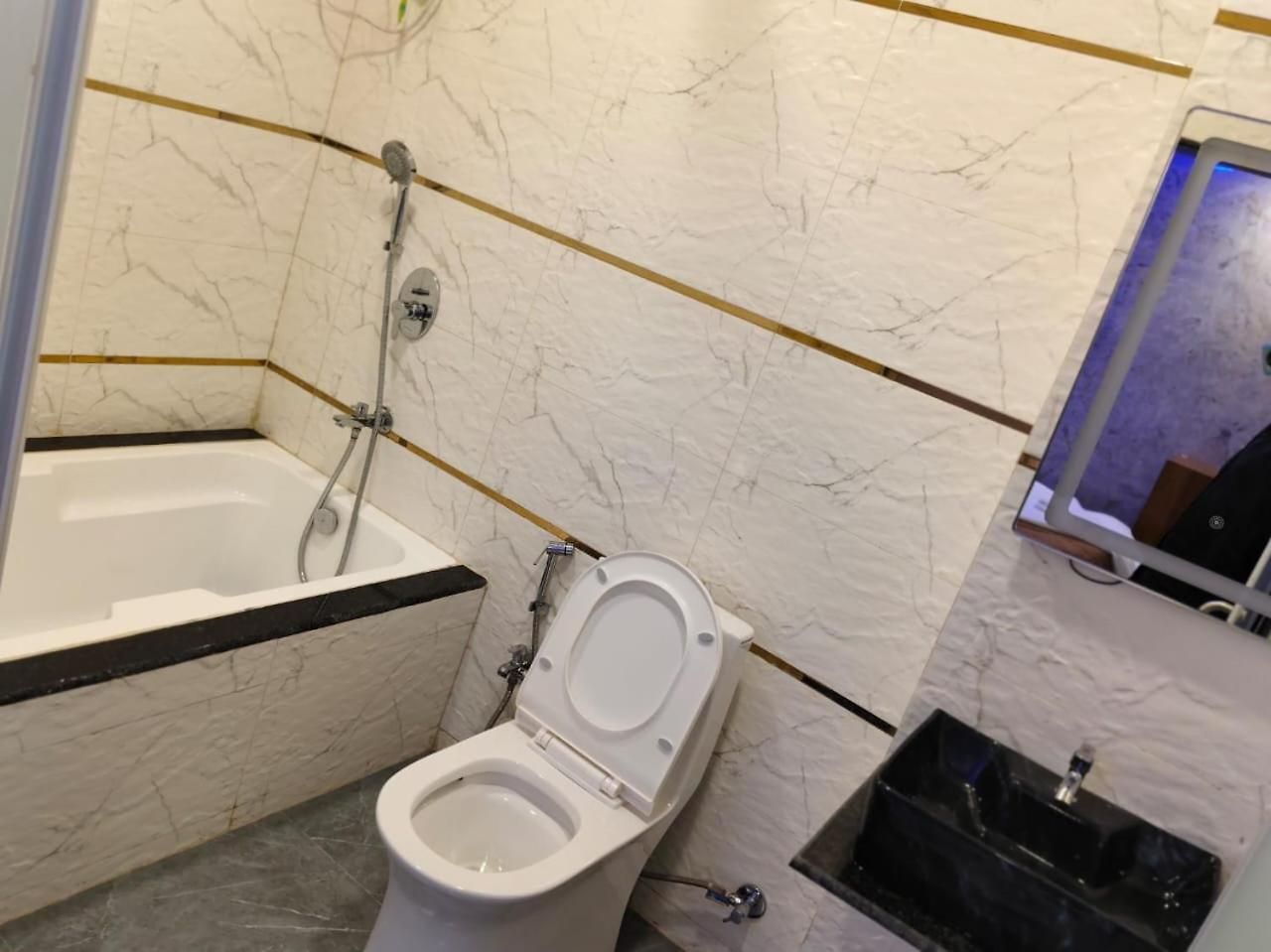 Aashray Residency And Boarding Hotel