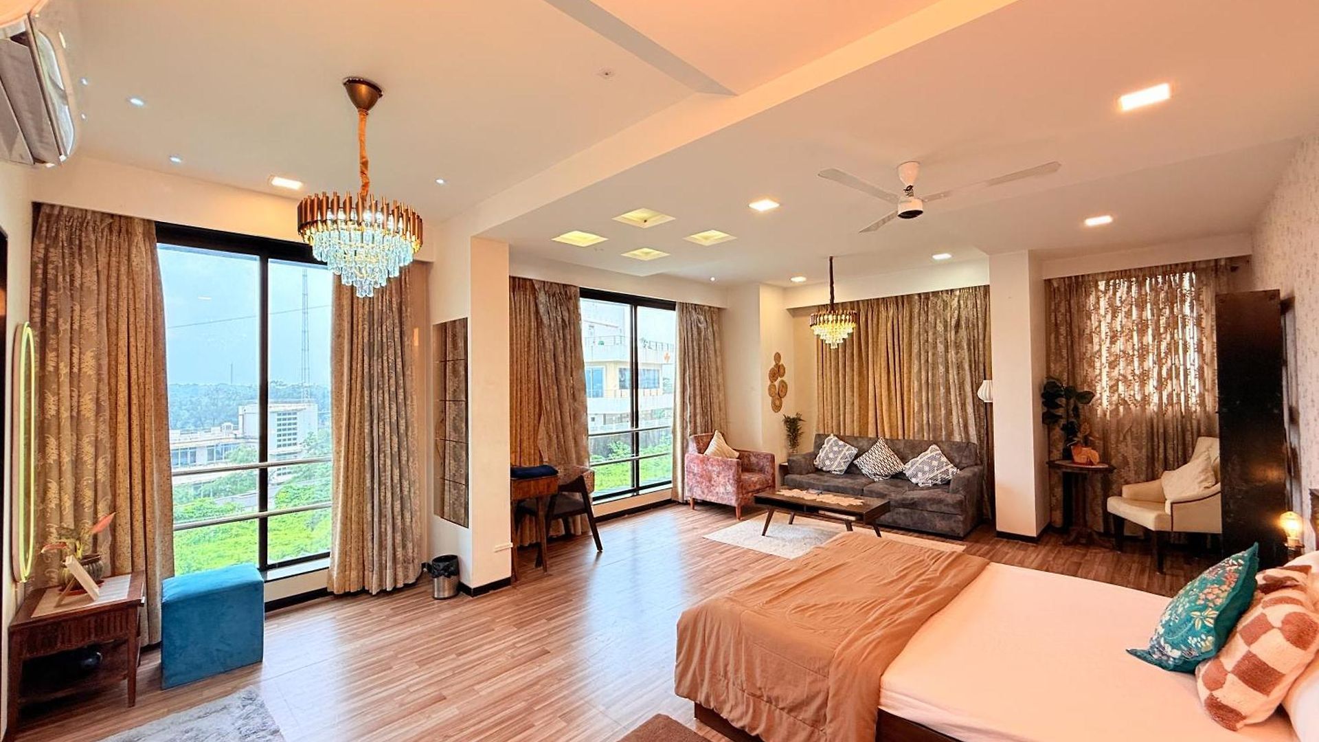 Villa Hilltop Hideaway Party Friendly 4bhk Pool By Spacez *