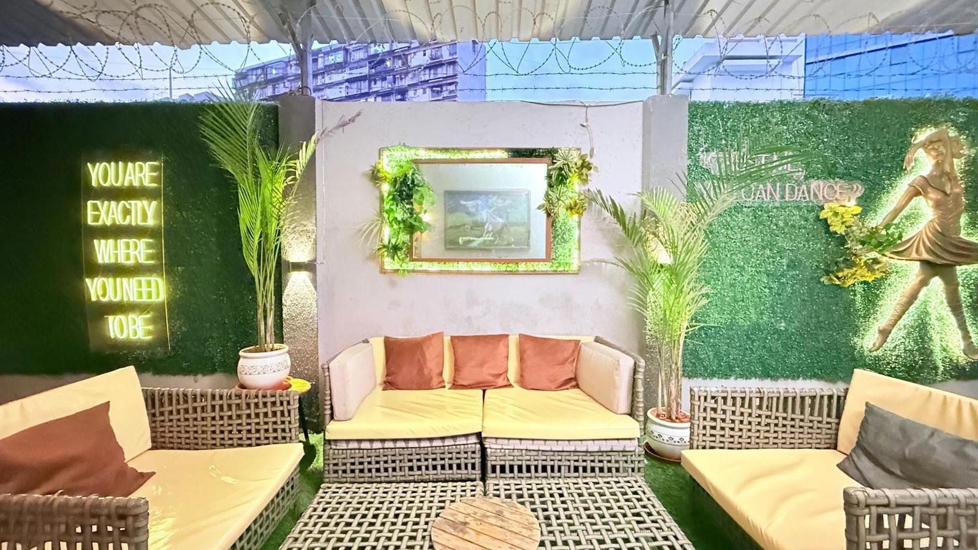 Hilltop Hideaway Party Friendly 4bhk Pool By Spacez Villa Mumbai