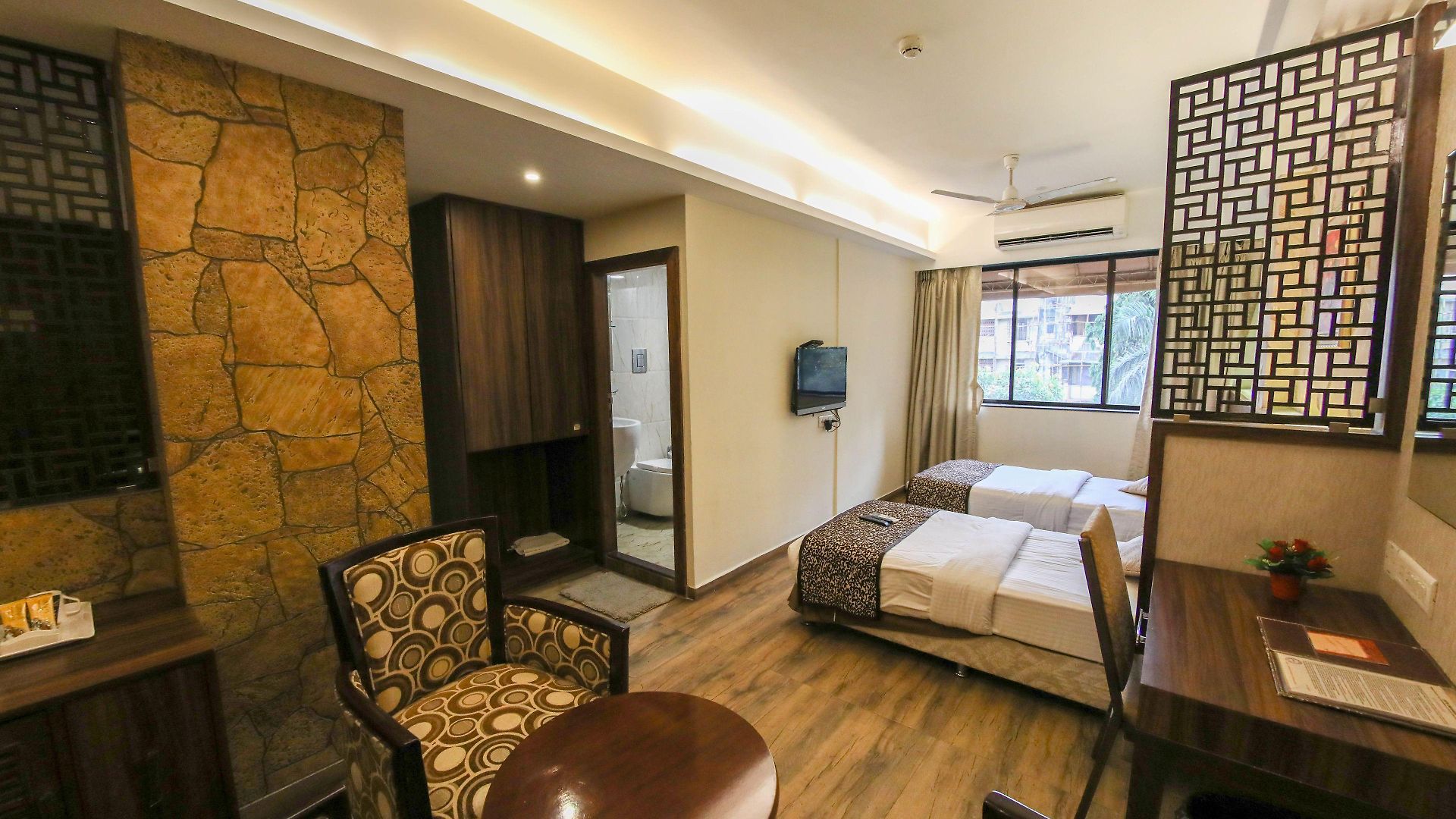 Maharana Chembur Hotel