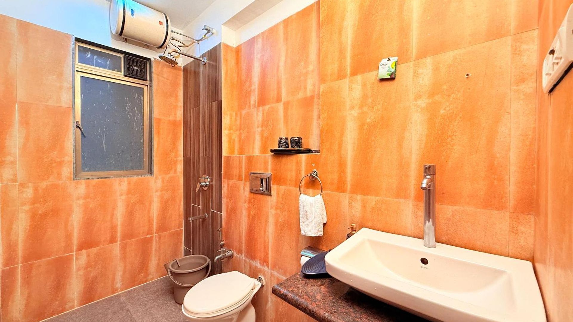 Hilltop Hideaway Party Friendly 4bhk Pool By Spacez Villa *