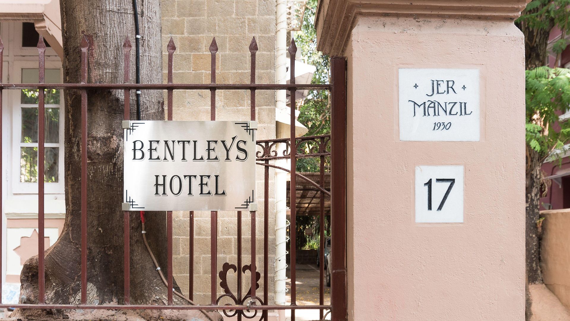 Bentleys Hotel 3* Mumbai