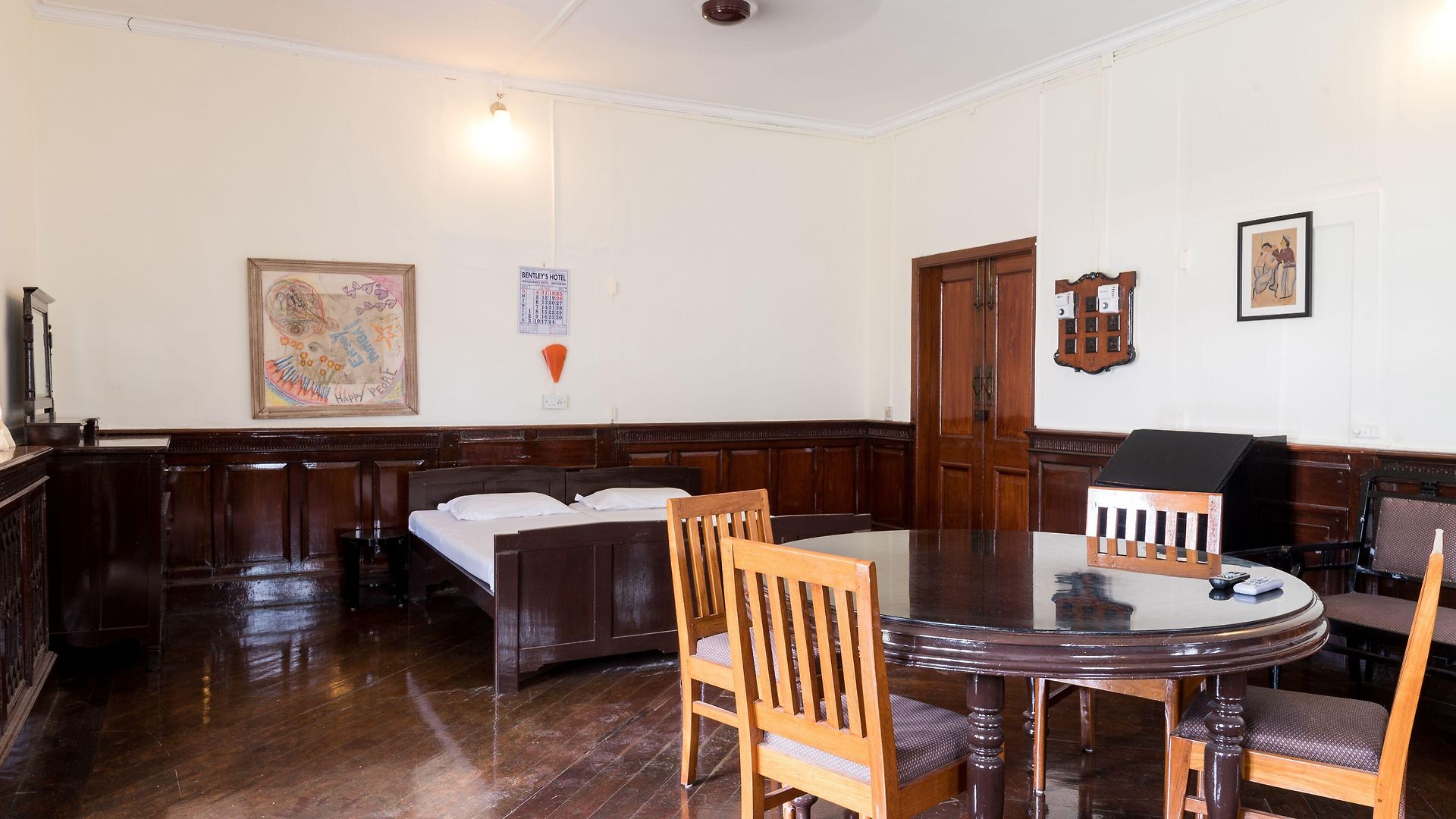Bentleys Hotel Bed & Breakfast 3*