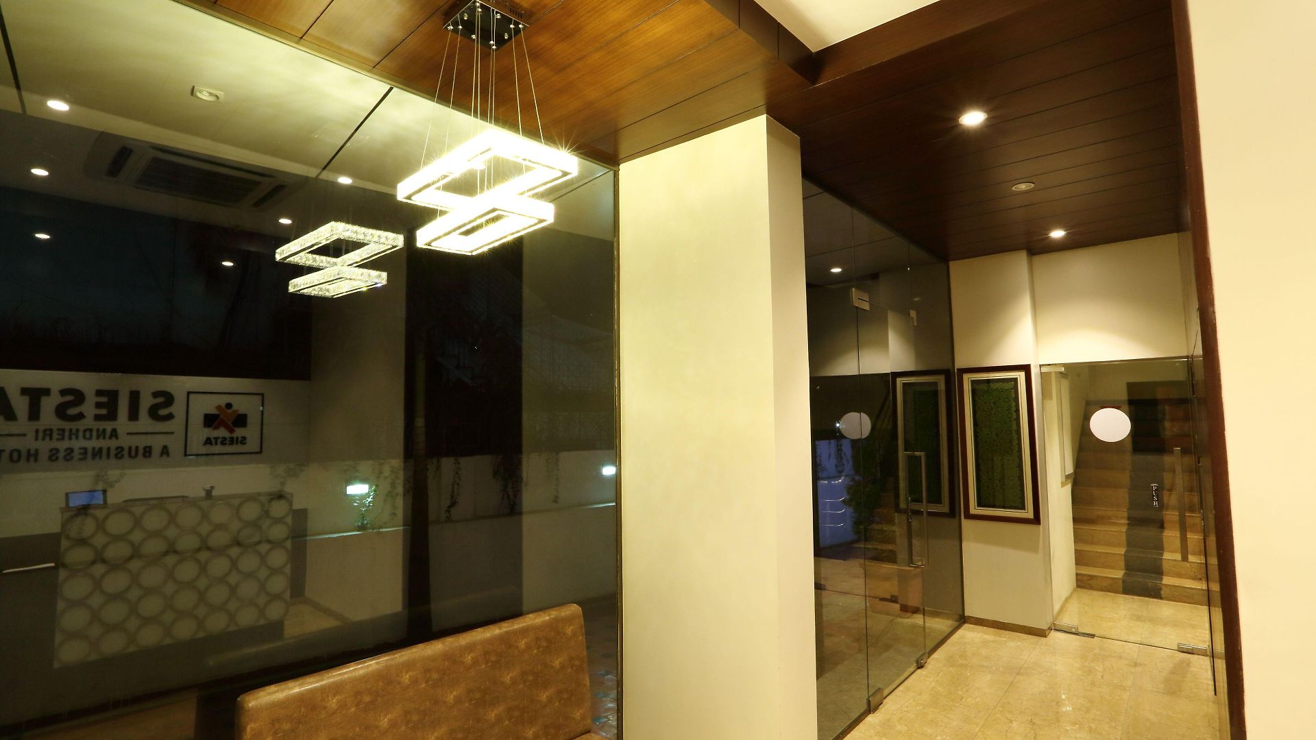 The Altruist Andheri 3*