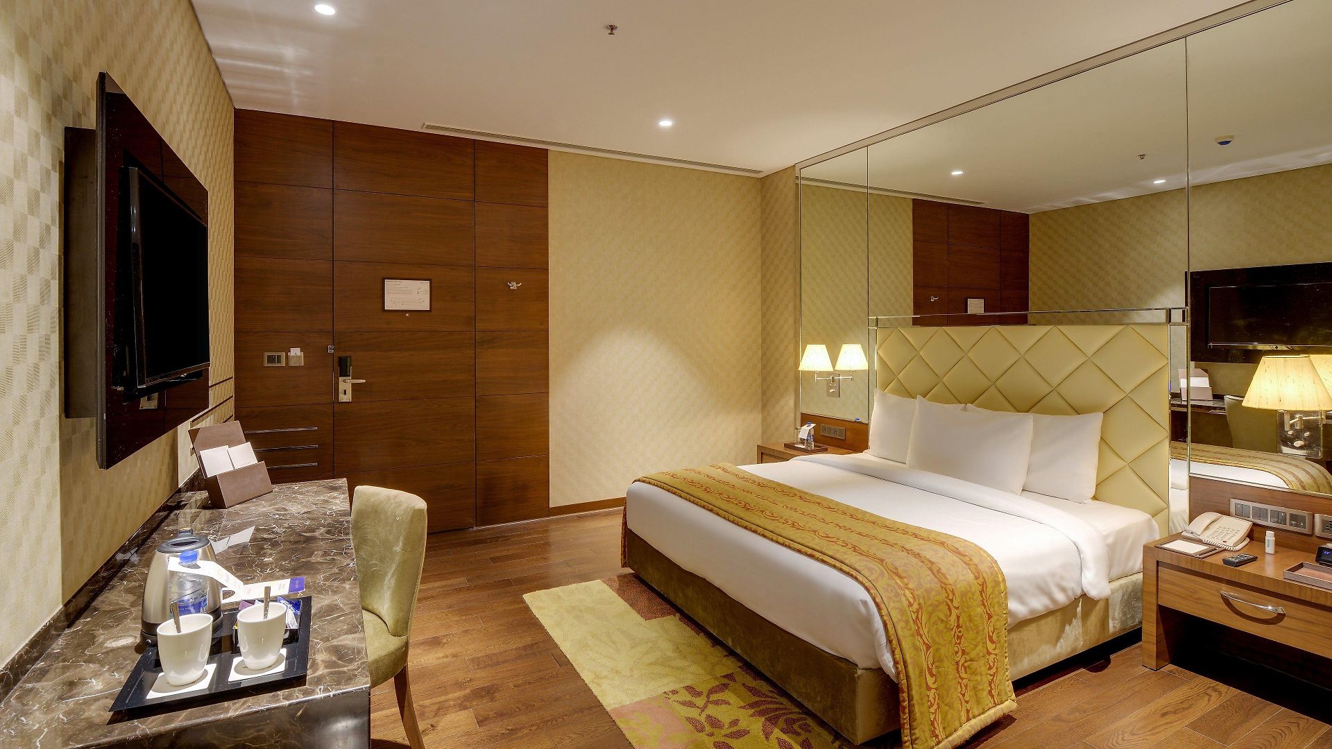Niranta Transit Airport - At Arrivals Hotel 4*