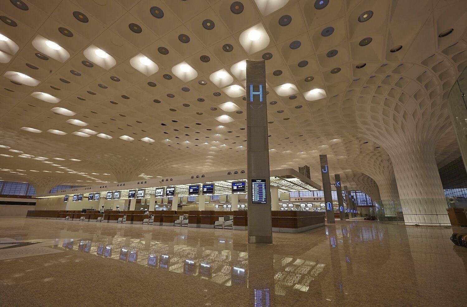 Niranta Transit Airport - At Arrivals